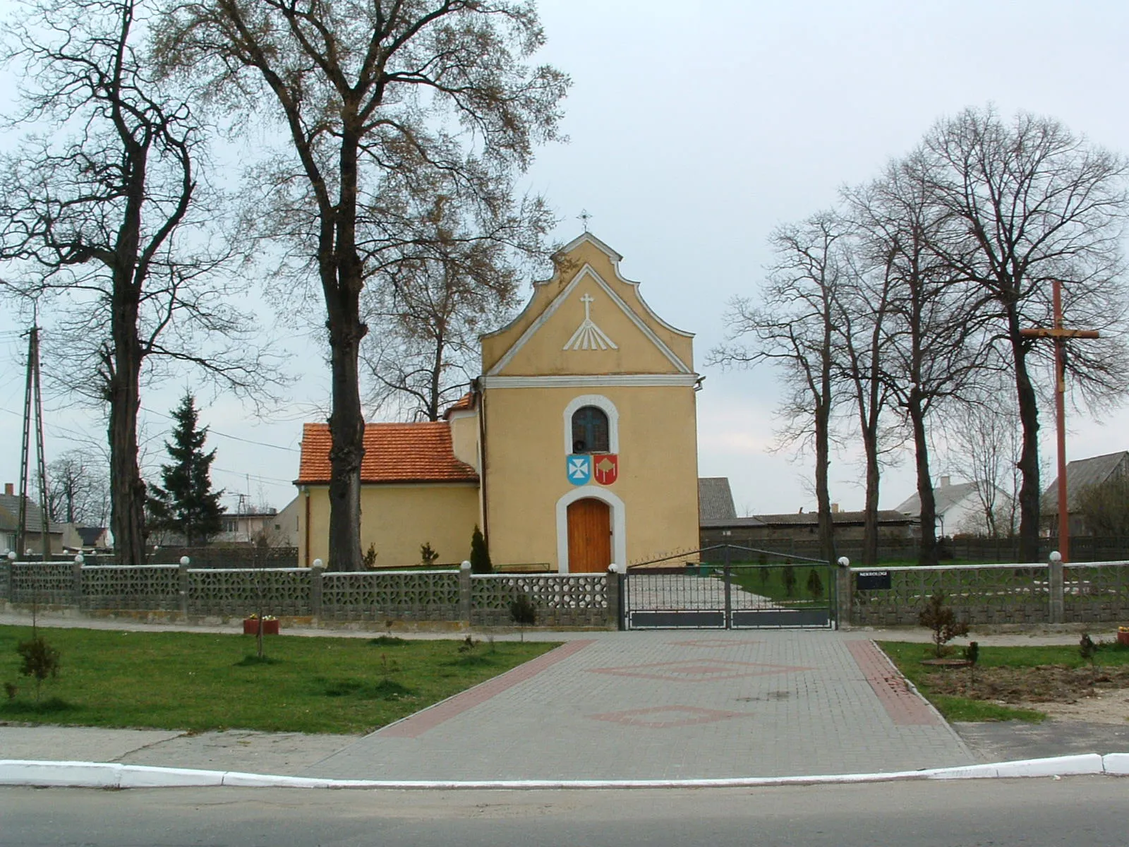 Photo showing: Kaplica pogrzebowa p.w. Ducha Świętego w Brudzewie