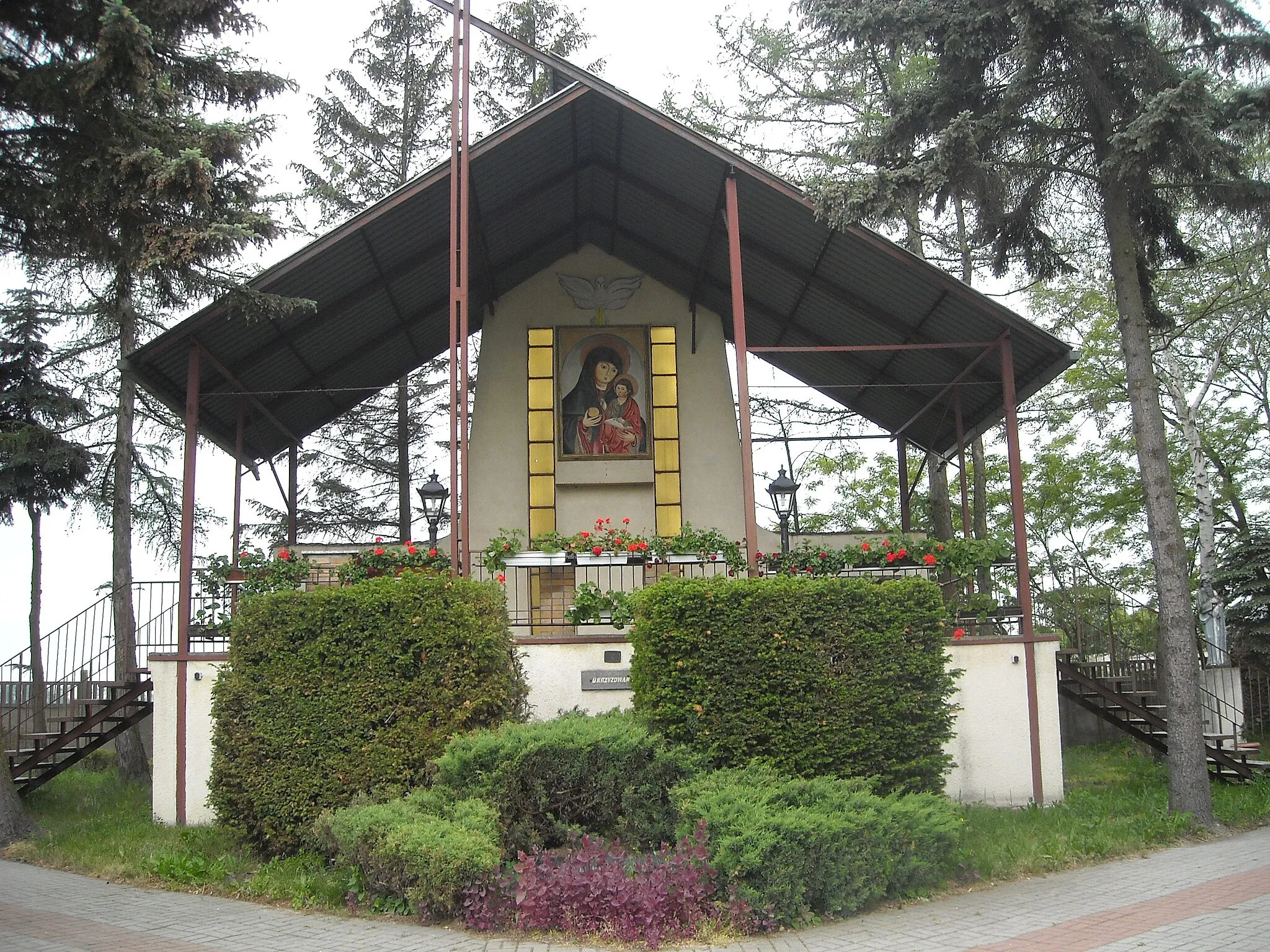 Photo showing: The altar in the park Pilgrim