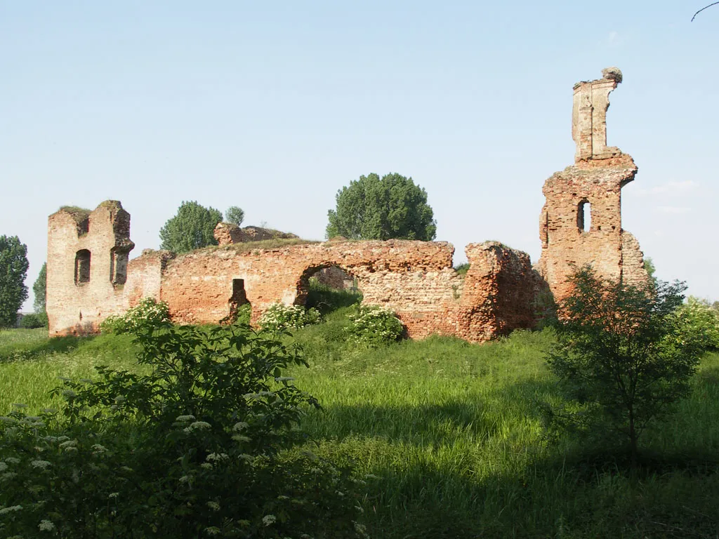 Photo showing: Ruins of the Besiekiery castle