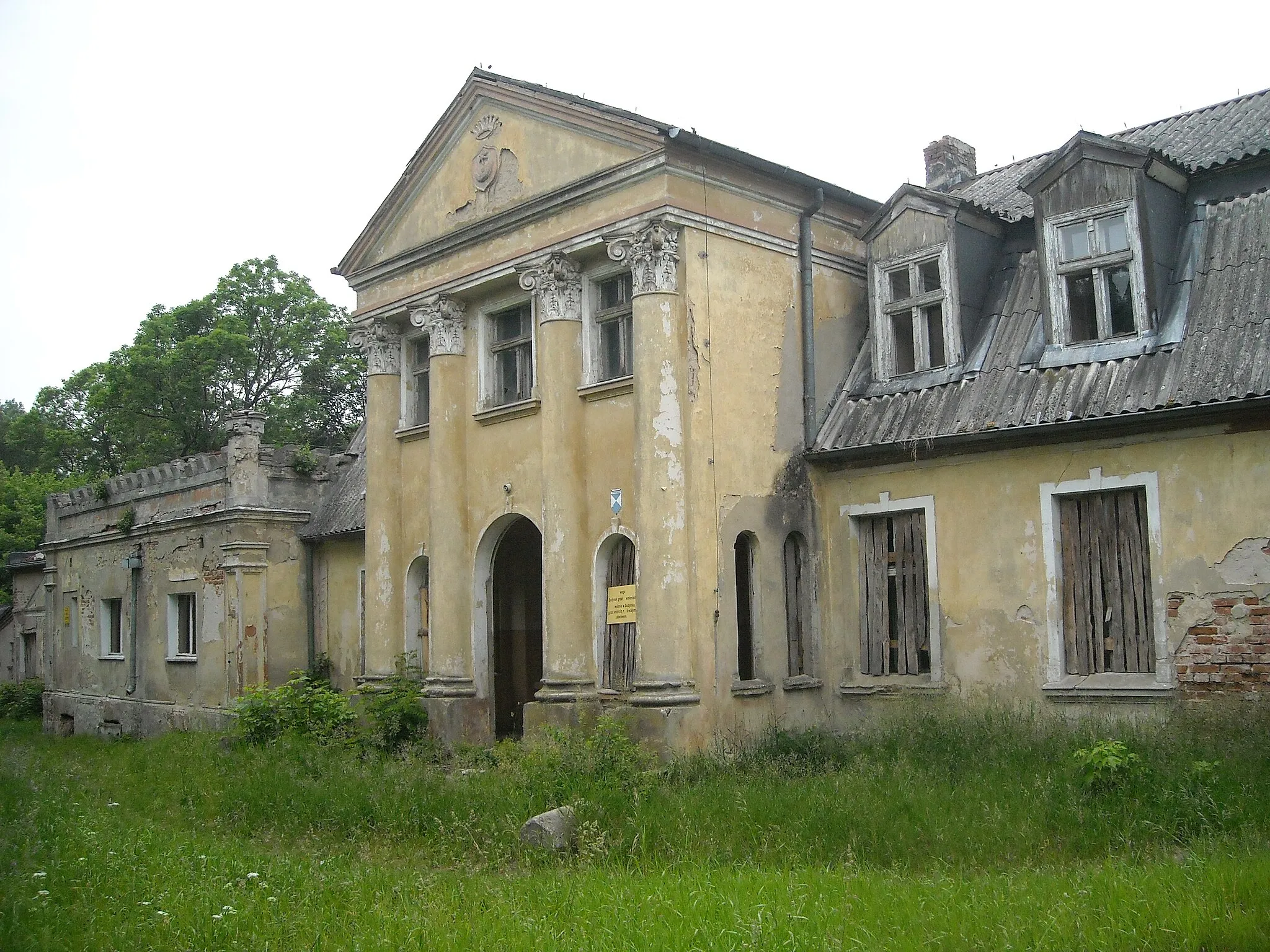 Photo showing: Manor in Bardo