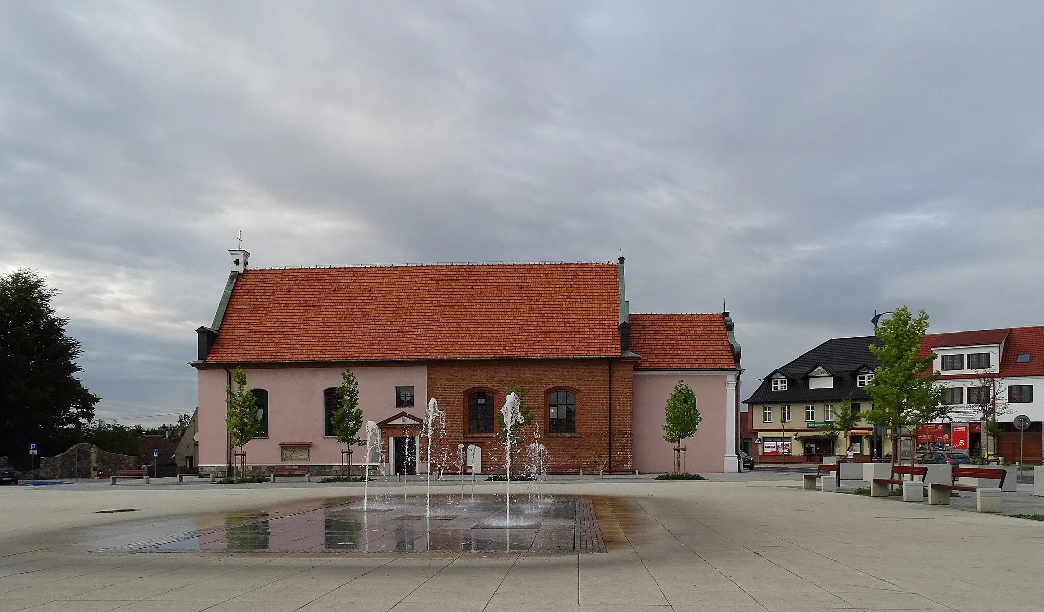 Photo showing: Murowana Goślina, Greater Poland. Church of Saint James. Built in the turn of XV century, rebuilt in the XVIII.