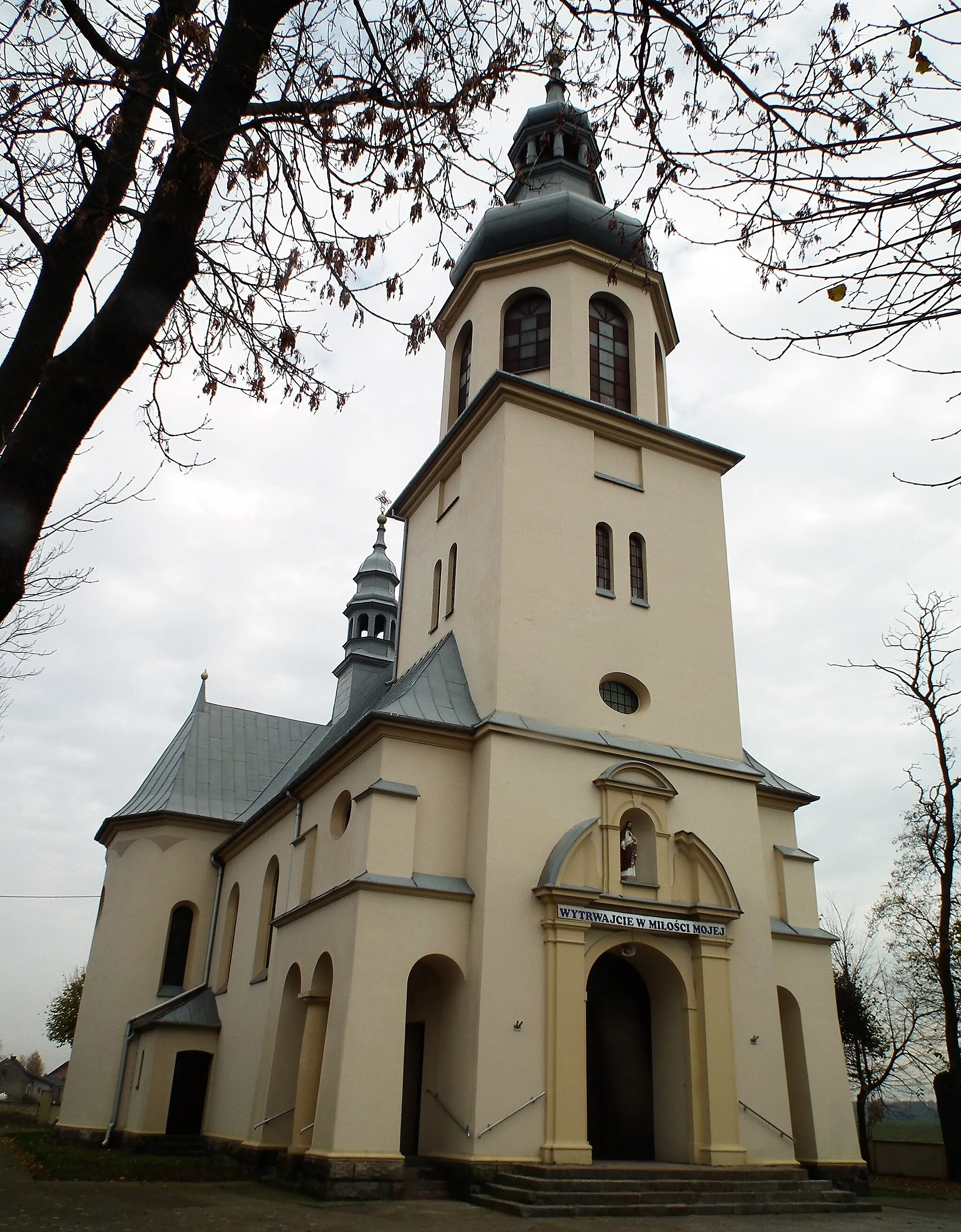 Photo showing: Kościół Najświętszego Serca Pana Jezusa w Błoniu koło Łowicza.