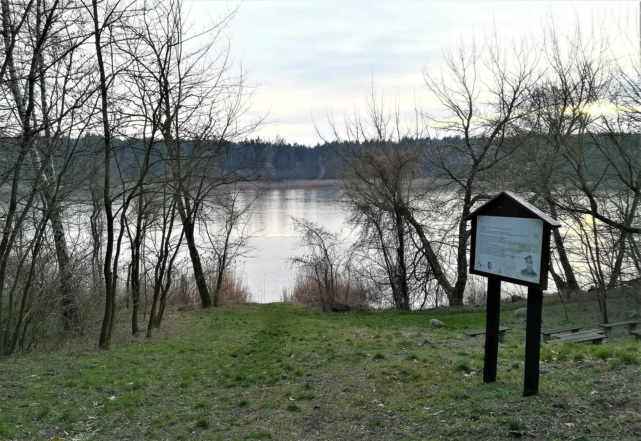 Photo showing: Jezioro Wronczyńskie Małe od północy (z Wronczyna).