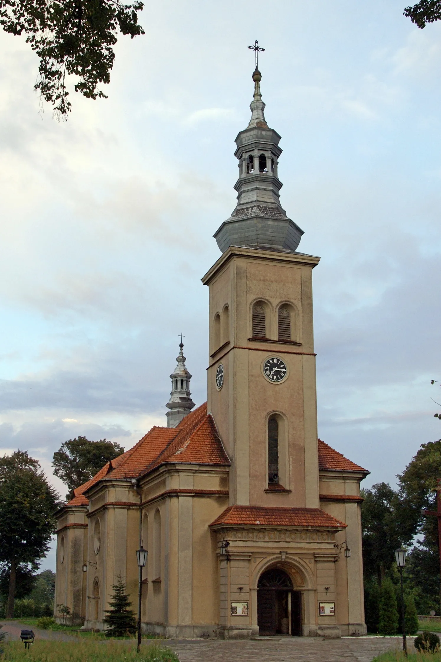 Photo showing: Kościół pw. Narodzenia Najświętszej Maryi Panny we wsi Wałków, gmina Koźmin Wielkopolski.