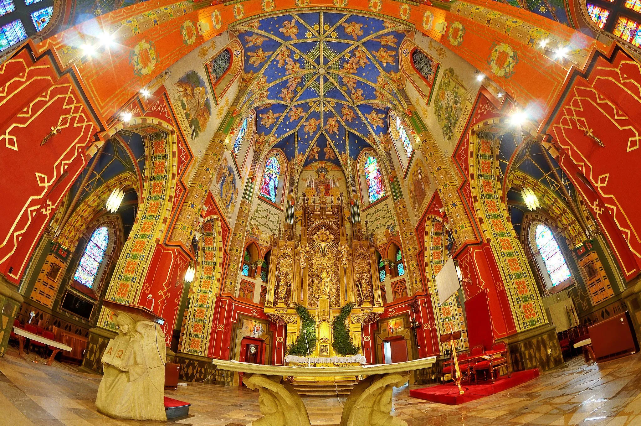 Photo showing: Odnowiona polichromia autorstwa Józefa Mehoffera, wykonana w kościele pw. Najświętszego Serca Pana Jezusa w Turku