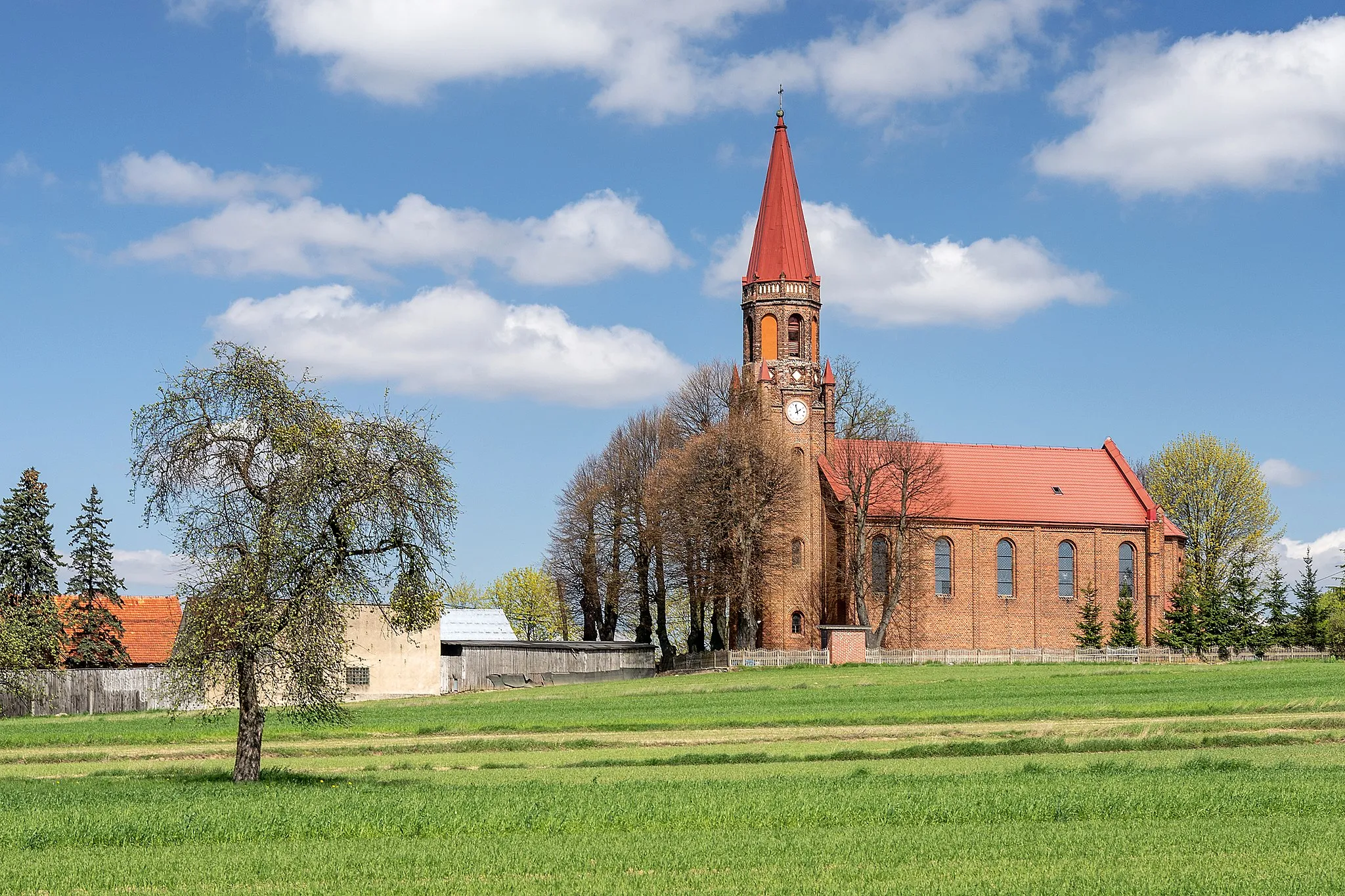 Photo showing: Kościół polskokatolicki Najświętszej Maryi Panny Królowej Polski, Strzyżew, gm. Sieroszewice, pow. ostrowski, woj. wielkopolskie