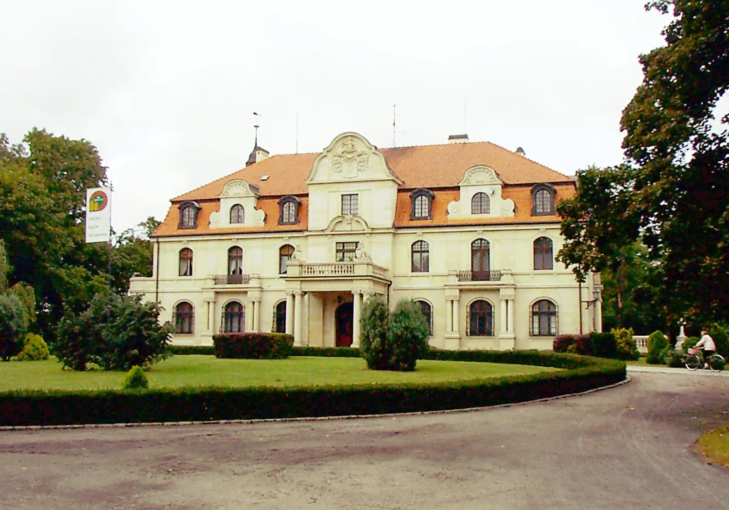 Photo showing: Smolice, pałac