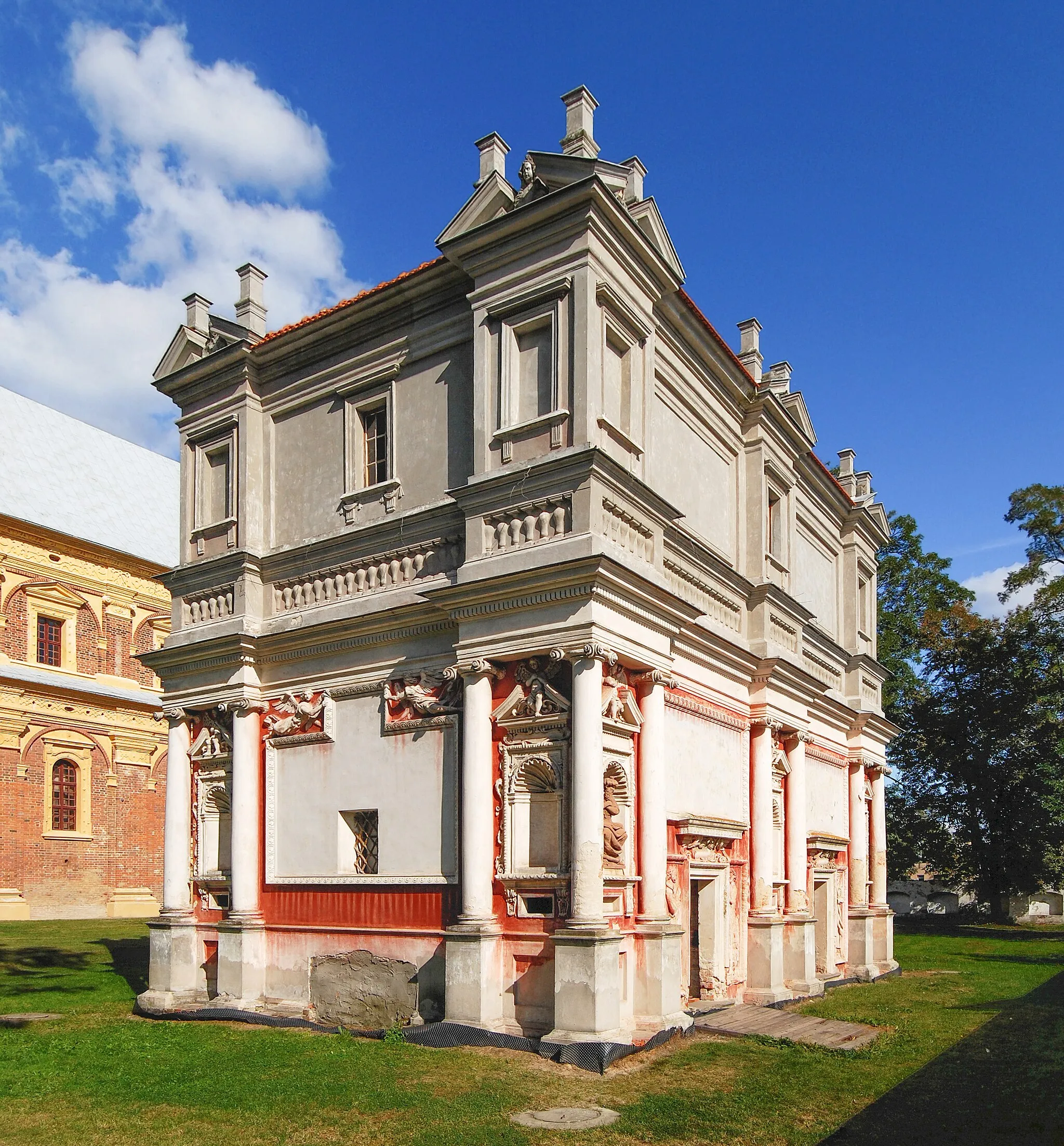 Photo showing: Chapell inspired by the Santa Casa from Basilica della Santa Casa, Gołąb, Puławy County, Lublin Voivodeship, Poland.