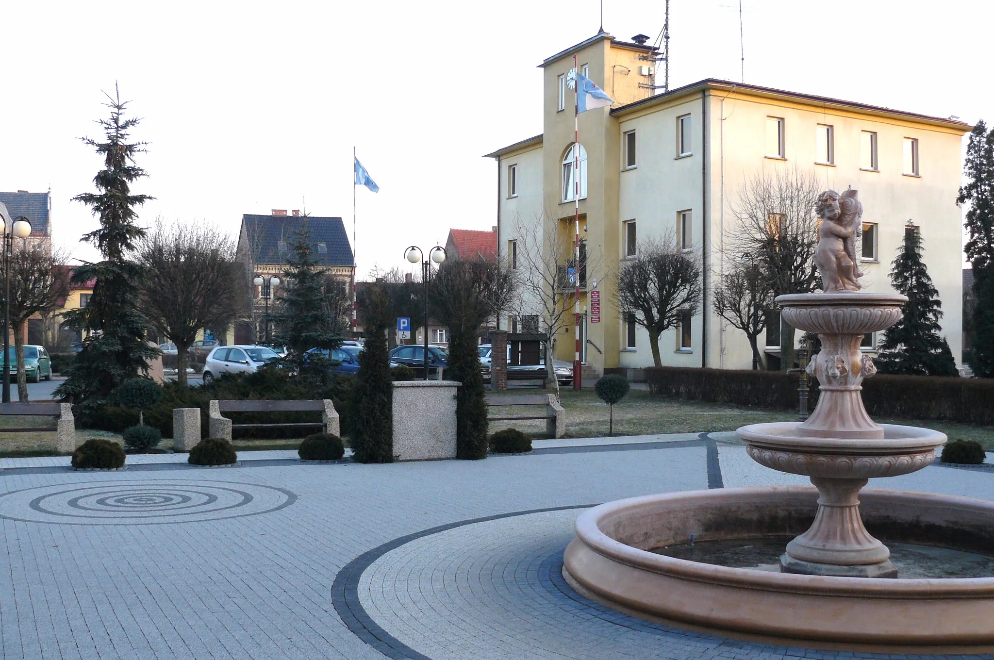 Photo showing: Raszków, city hall, market square.