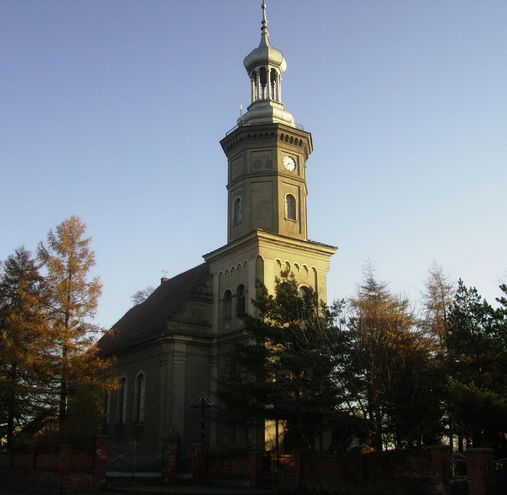 Photo showing: Potarzyca - kościół parafialny pw. Podwyższenia Krzyża