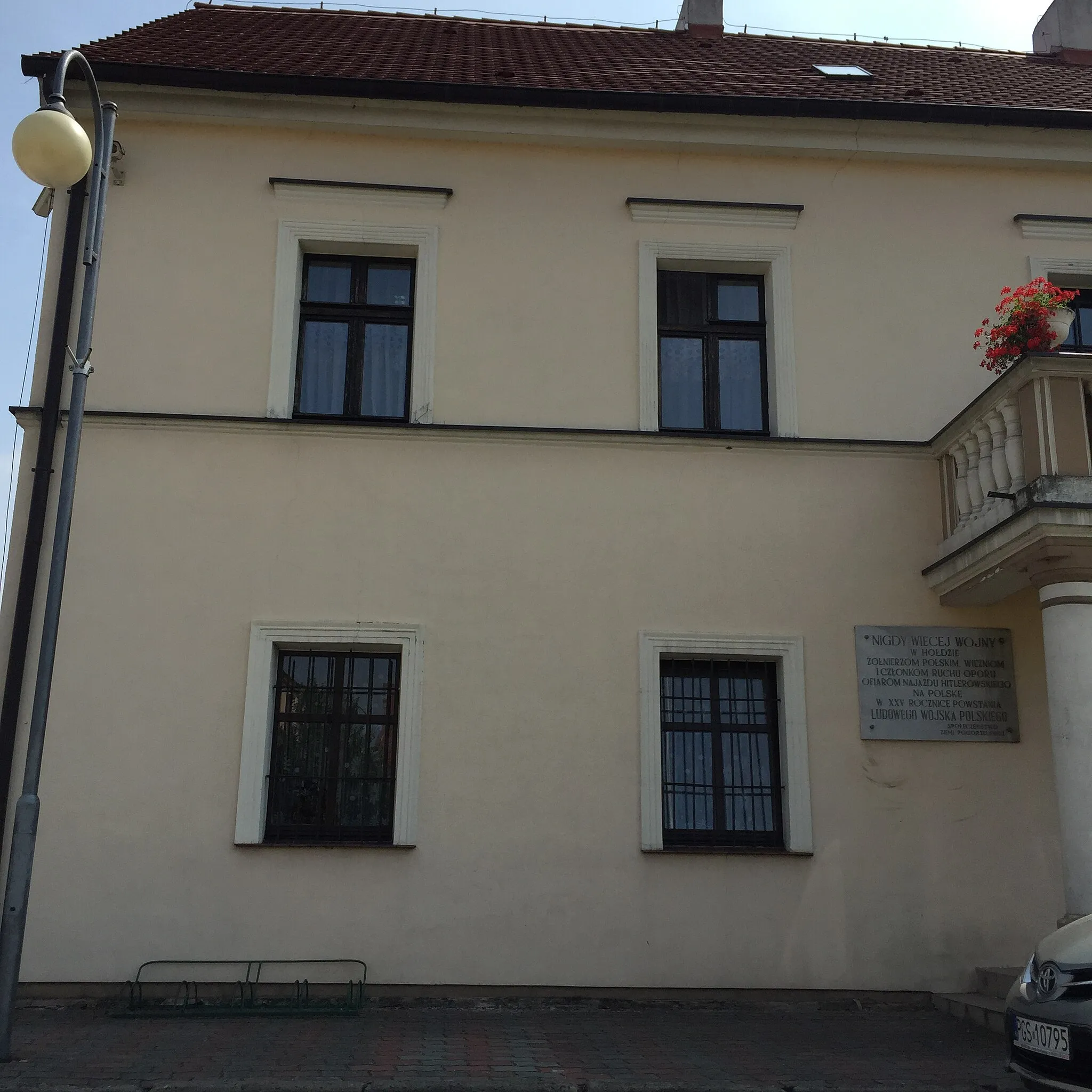 Photo showing: Fragment miejskiego ratusza, który znajduje się w Pogorzeli.