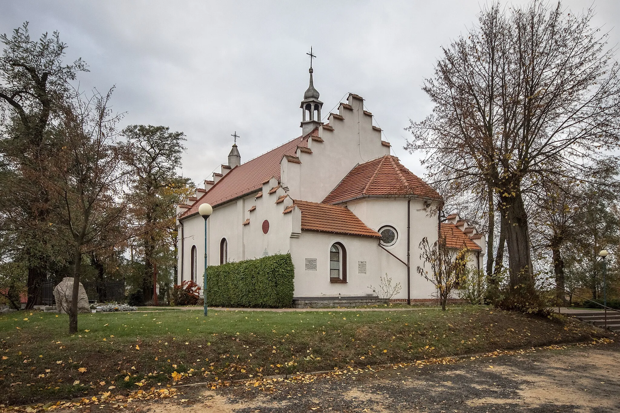 Photo showing: Kościół Wszystkich Świętych, Myjomice, gm. Kępno, pow. kępiński, woj. wielkopolskie