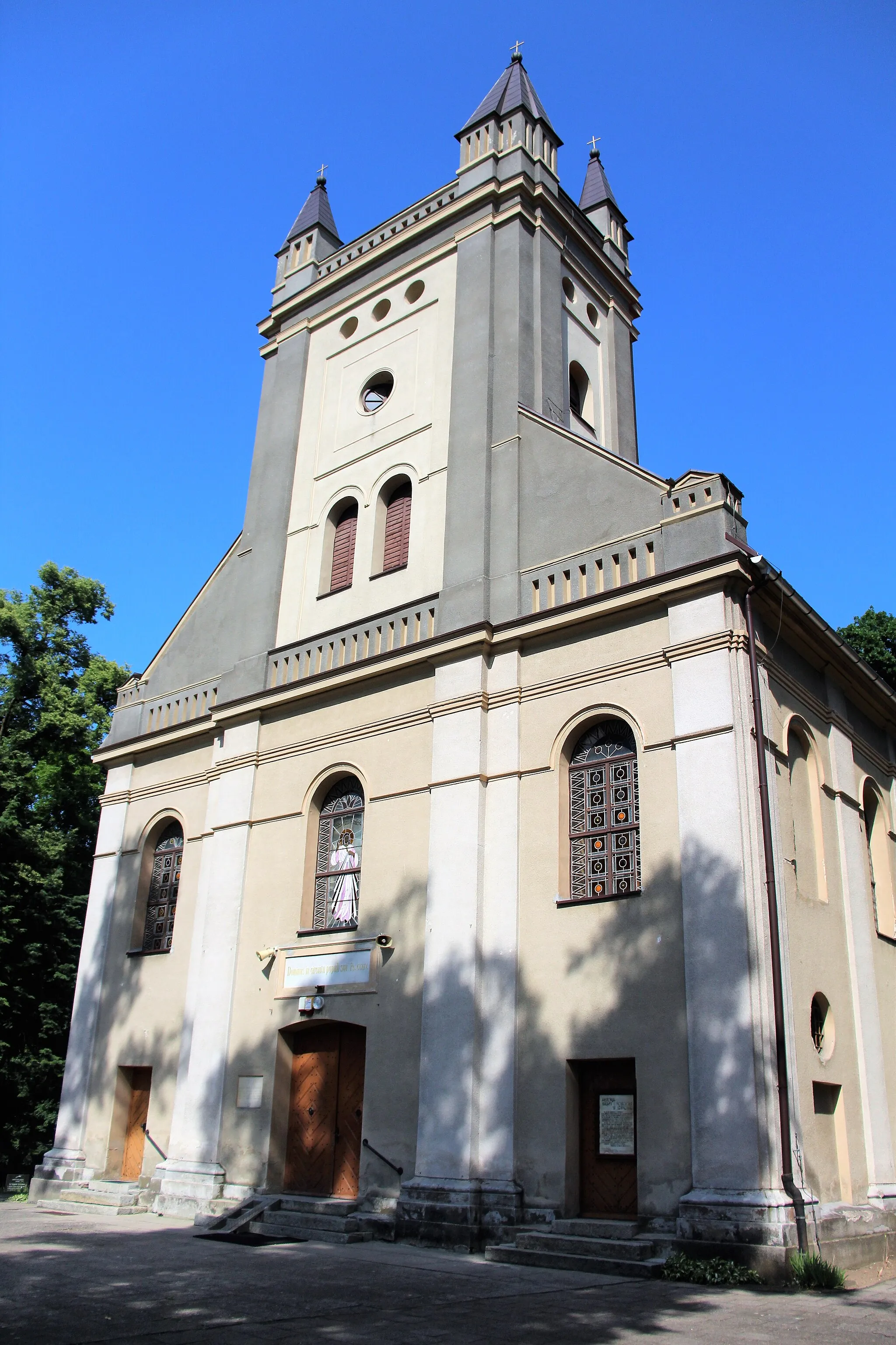 Photo showing: Kościół św. Wojciecha w Lewkowie – rzymskokatolicki kościół parafialny zlokalizowany w centrum miejscowości Lewków (powiat ostrowski, województwo wielkopolskie).