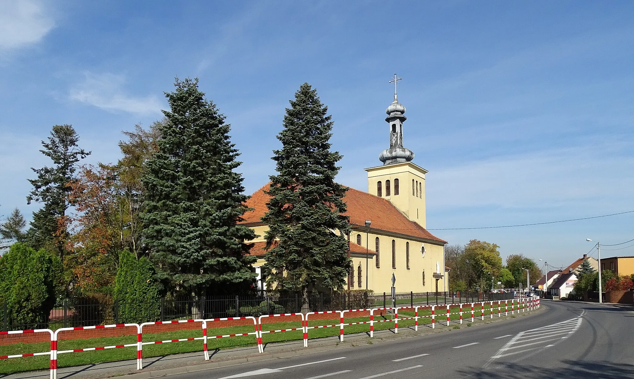 Photo showing: Church in Kowalew, Pleszew county, Greater Poland.