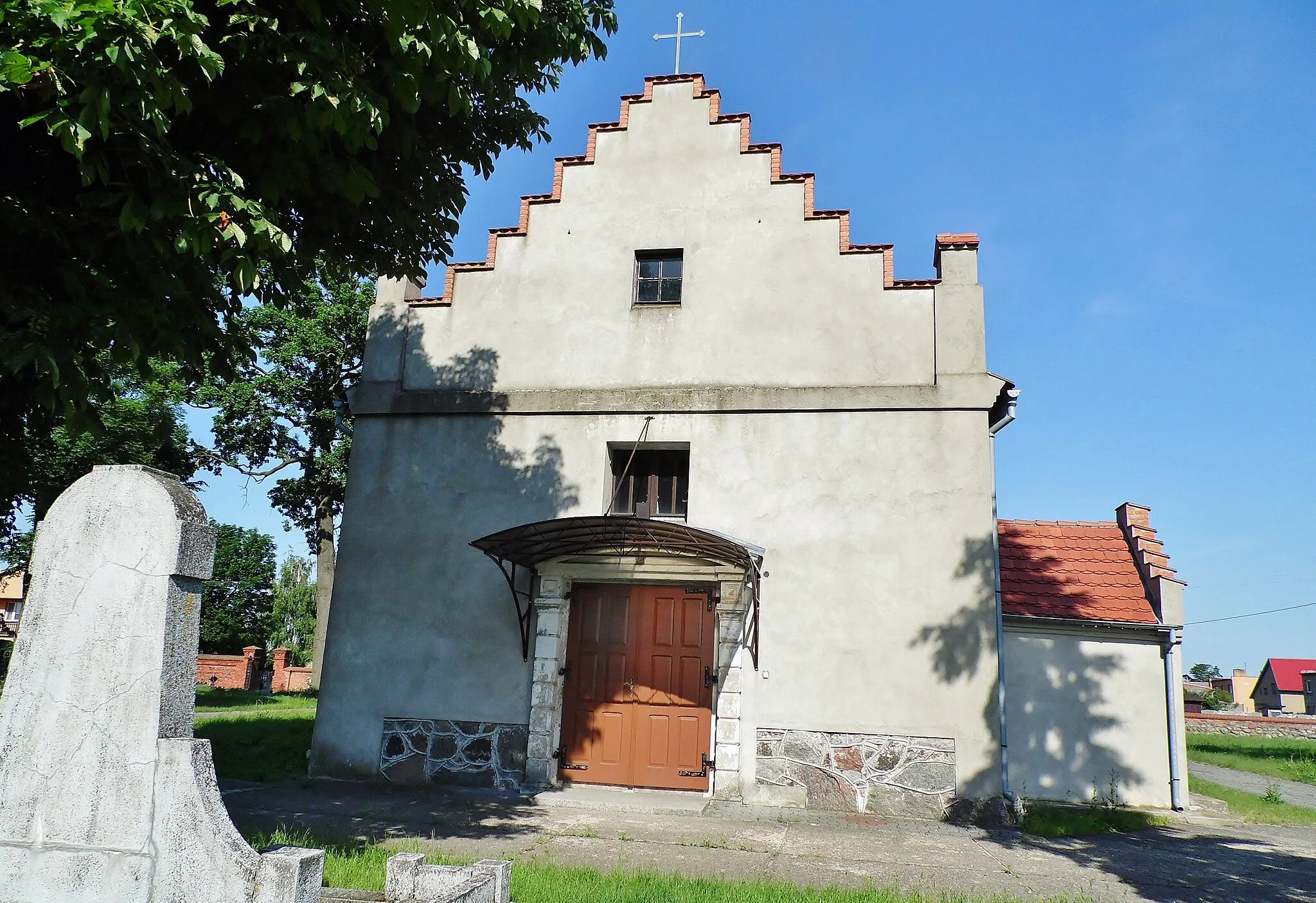 Photo showing: Church fil. pw. St. Michael the Archangel from 1667, 1825, (p. west.) Gołaszyn / Bojanowo municipality / district rawicki / province. Greater Poland / Poland