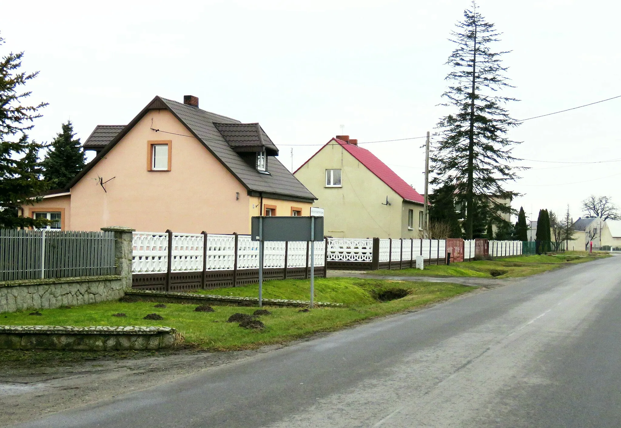 Photo showing: Gniazdów