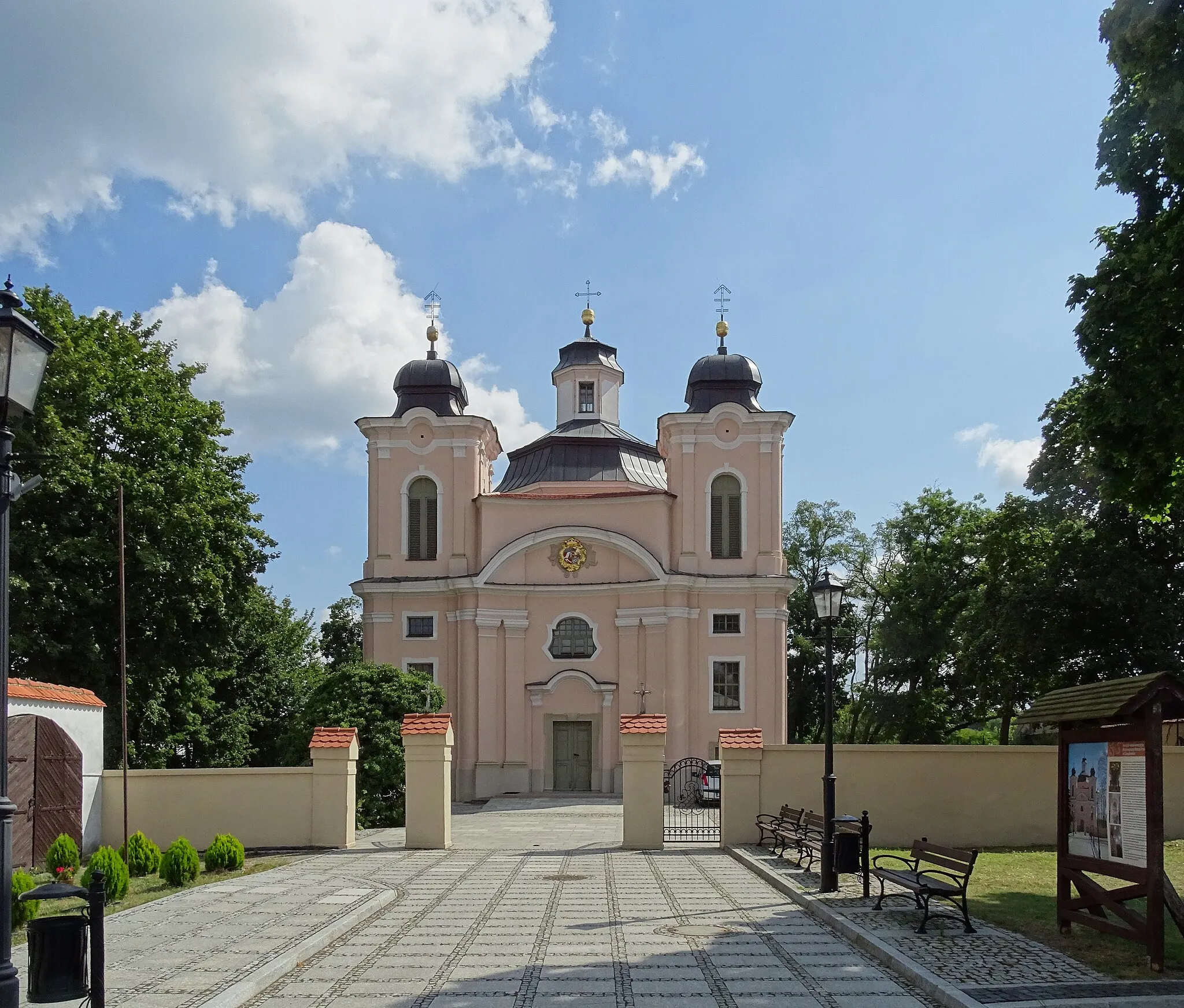 Photo showing: Cieszków, Milicz county, Poland. Parish church from the 18th century.