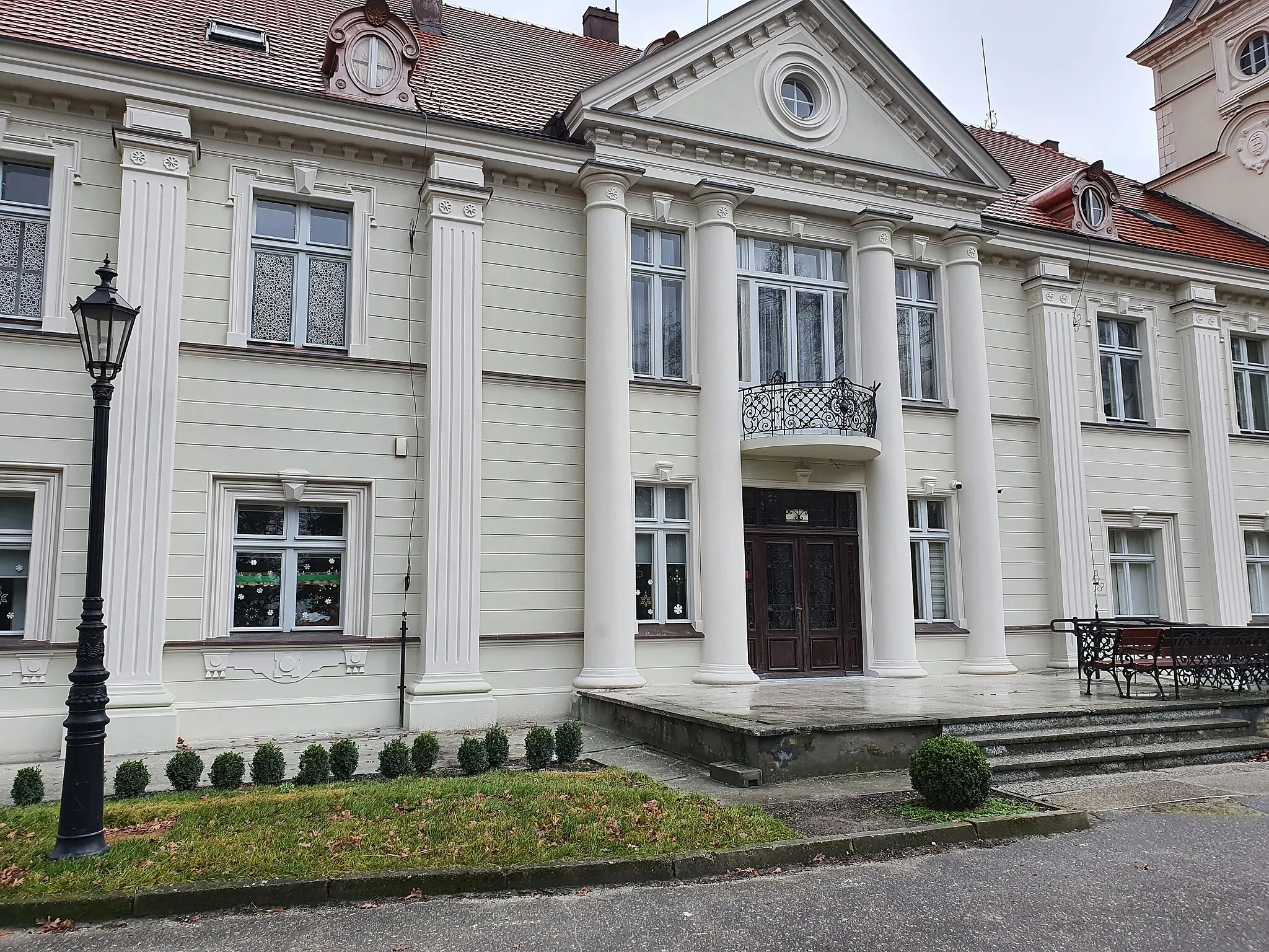 Photo showing: Dom Chłopaków w Broniszewicach. Pałac