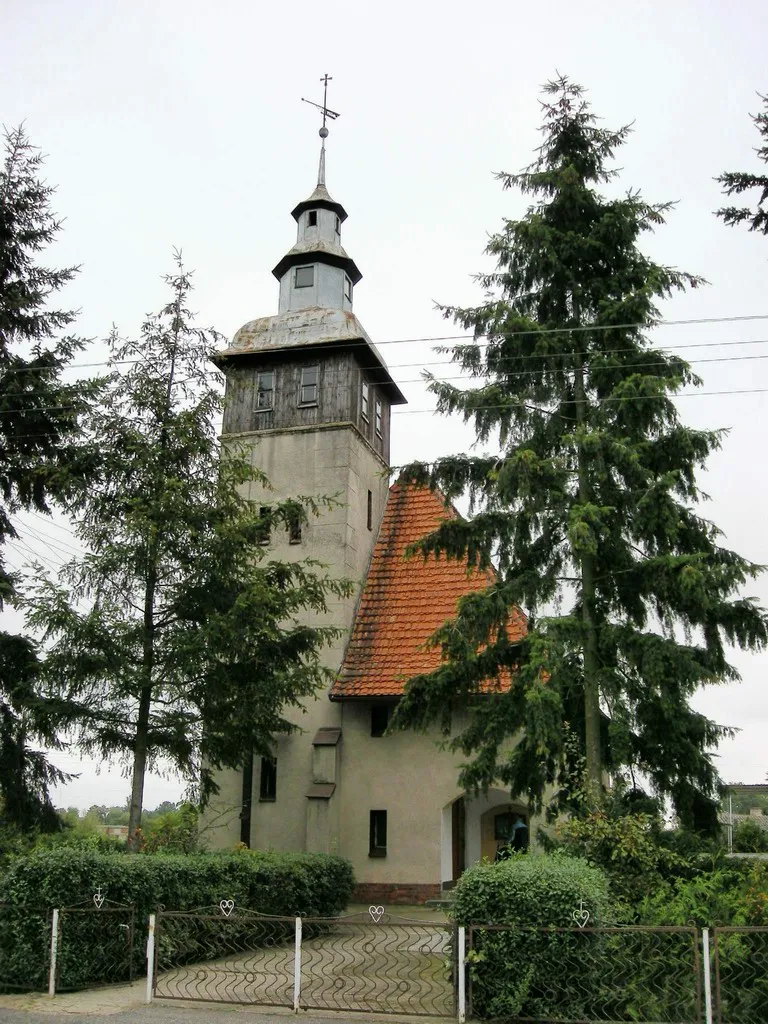 Photo showing: The church in Podanin, Poland.