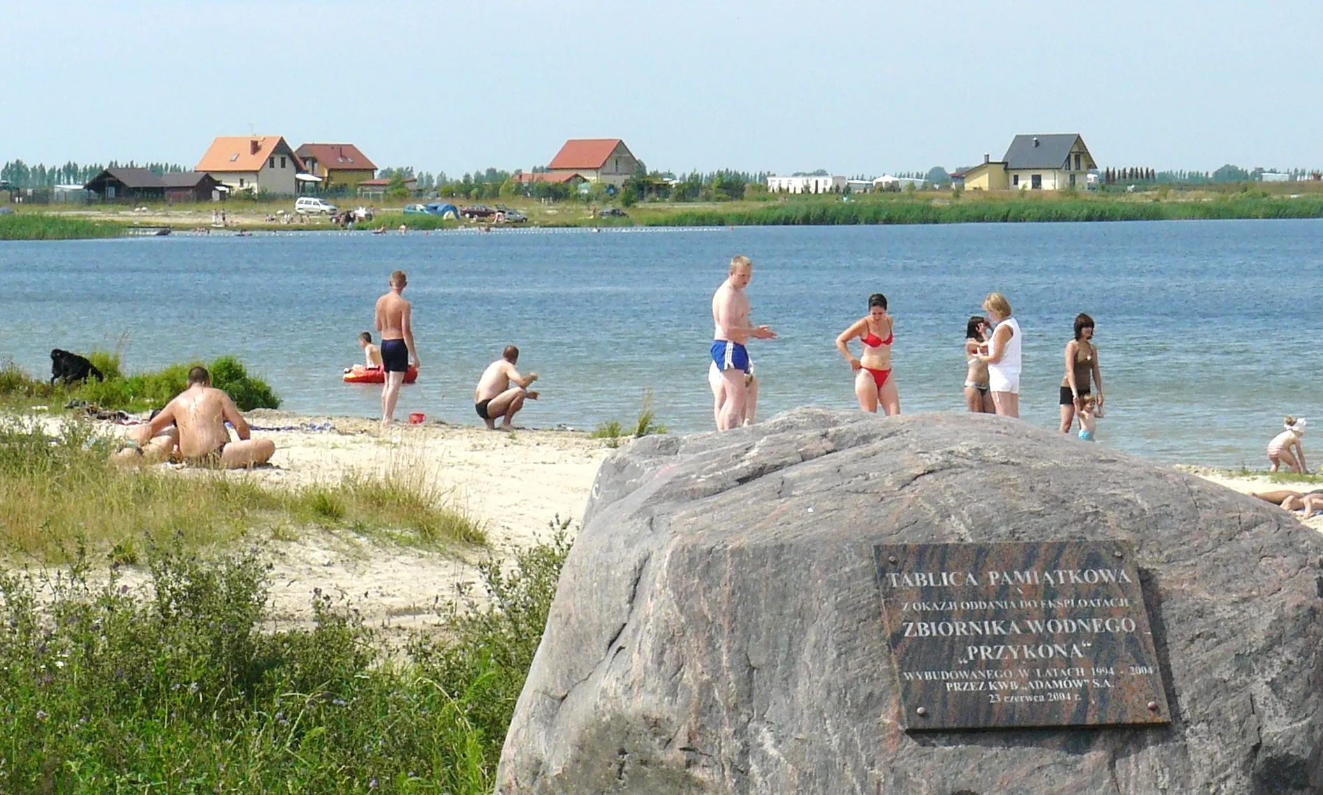 Photo showing: Slomow Koscielny and Przykona Lake.