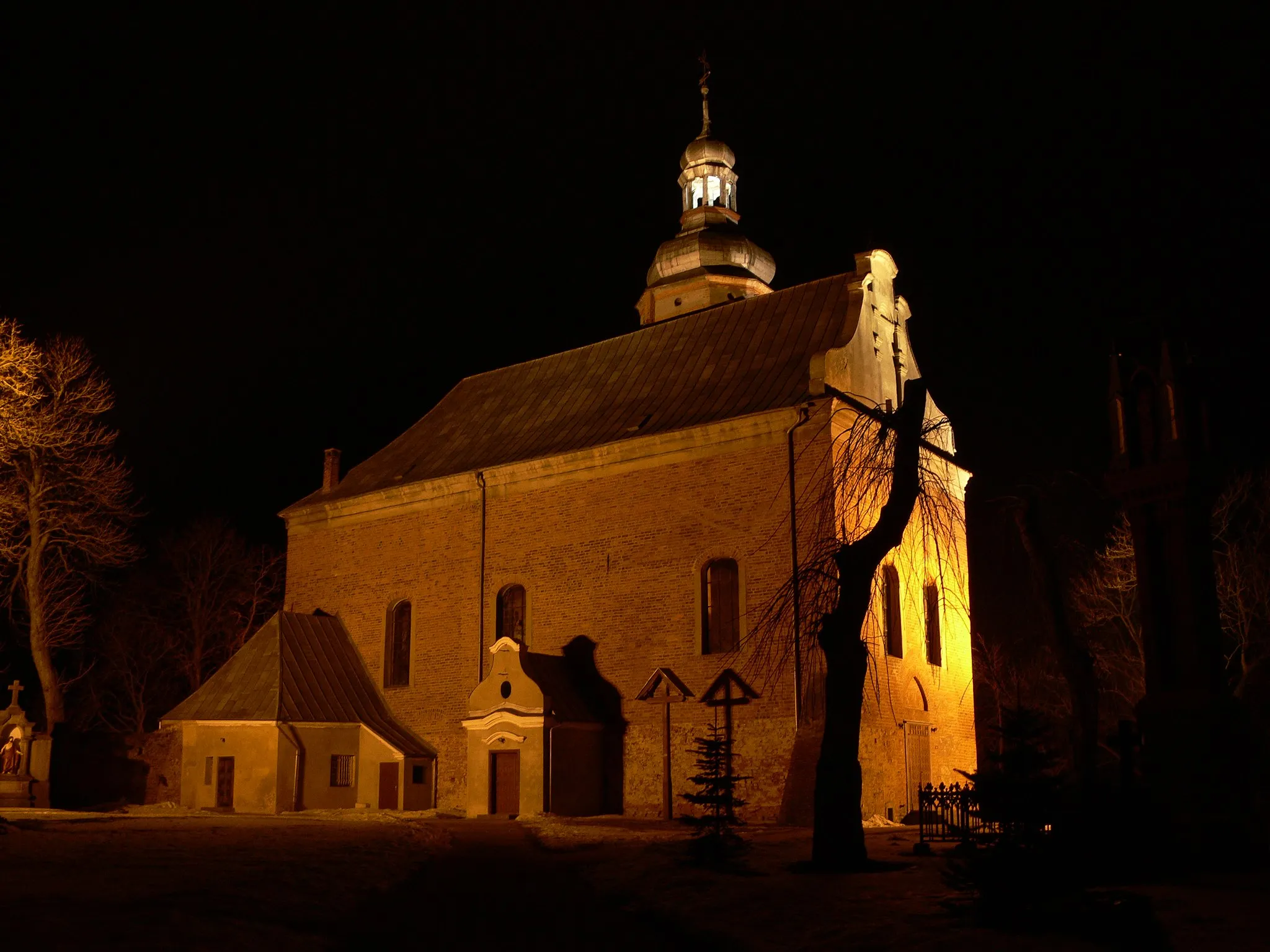 Photo showing: Krajenka - Kościół św.Anny nocą

Autor - Bartek Wawraszko