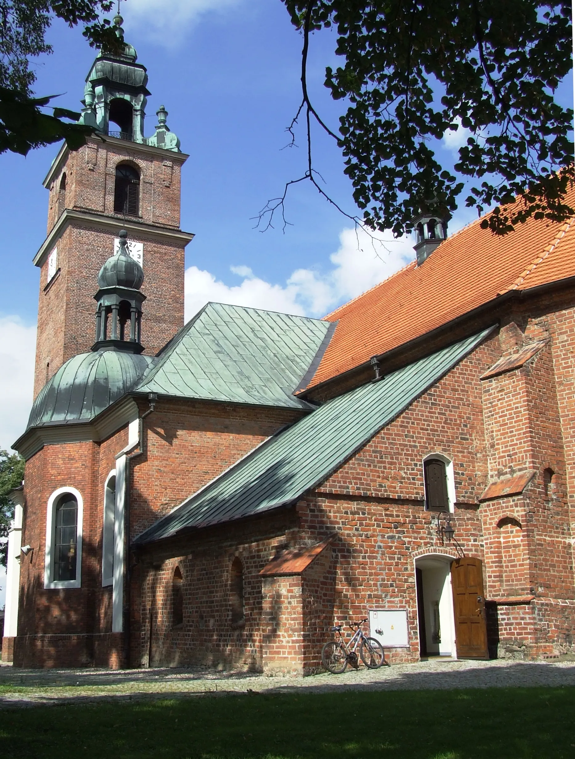 Photo showing: Kłecko, ul. Kościelna 1 - kościół parafialny pw. św. Jadwigi, po 1510, 1781, 1930 r.