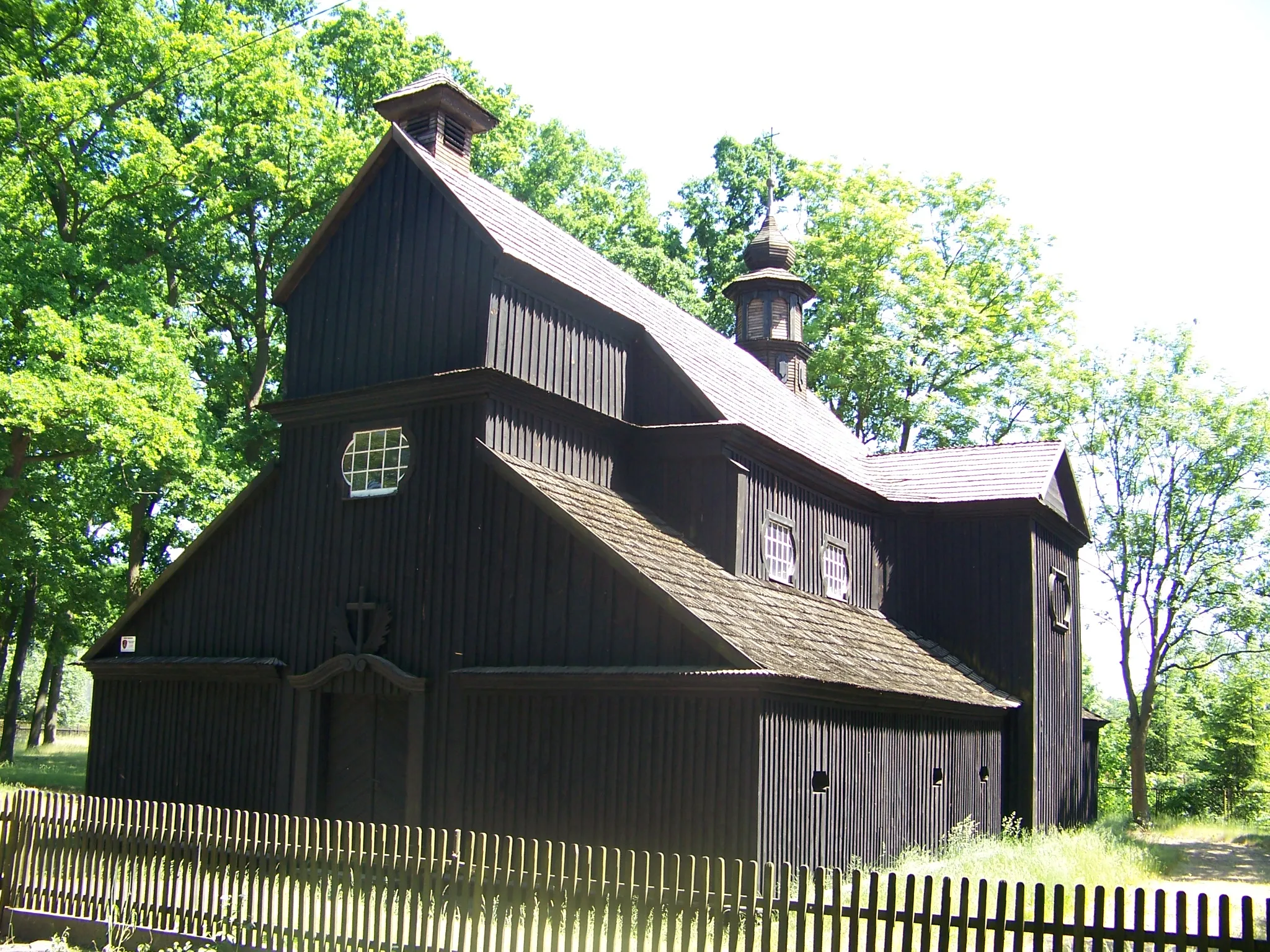 Photo showing: Wooden church in Wełna, Poland