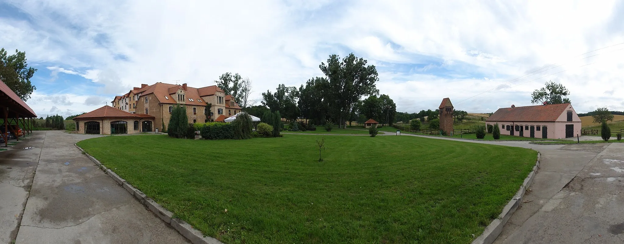 Photo showing: Gmina Pszczew, "Villa Toscana" Polen, italienisches Hotel für wenig €