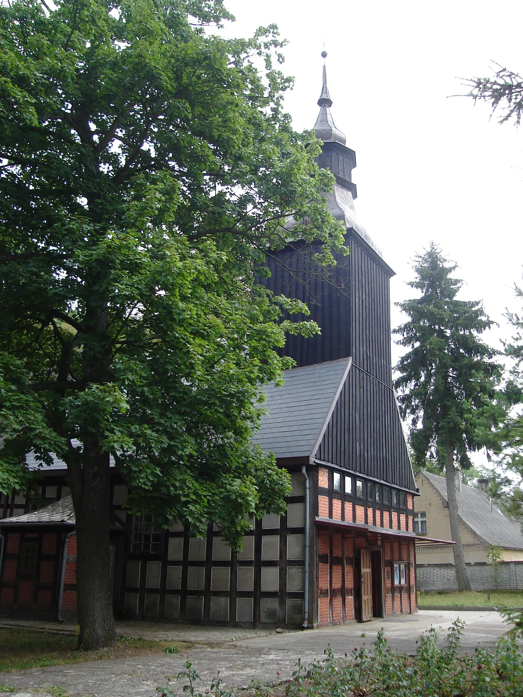 Photo showing: View on church - listed building in Bińcze, was built in 1761.