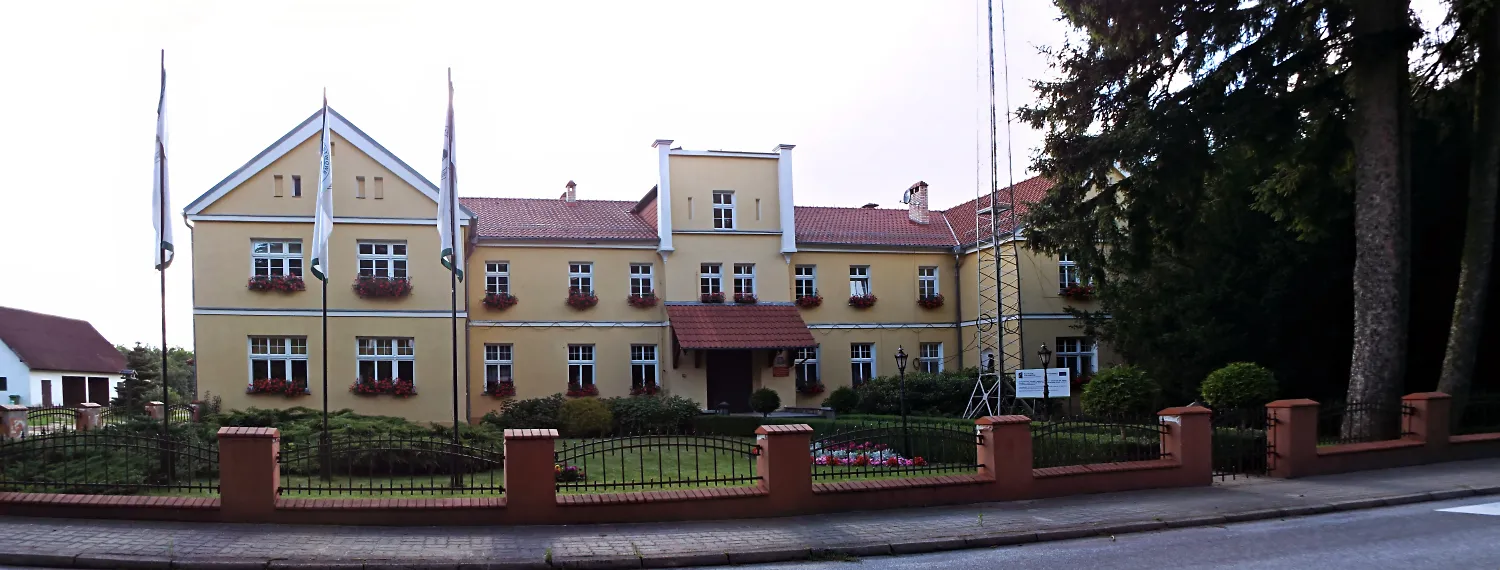 Photo showing: Potrzebowice, sied˛iba Nadleśnictwa Potrzebowice, dawny dwór Sapiehów)