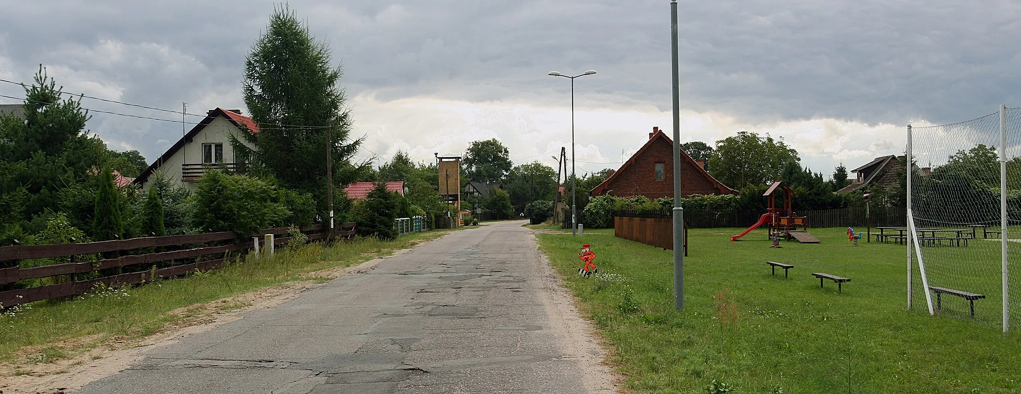 Photo showing: Wjazd do miejscowości Radgoszcz od strony DW 198