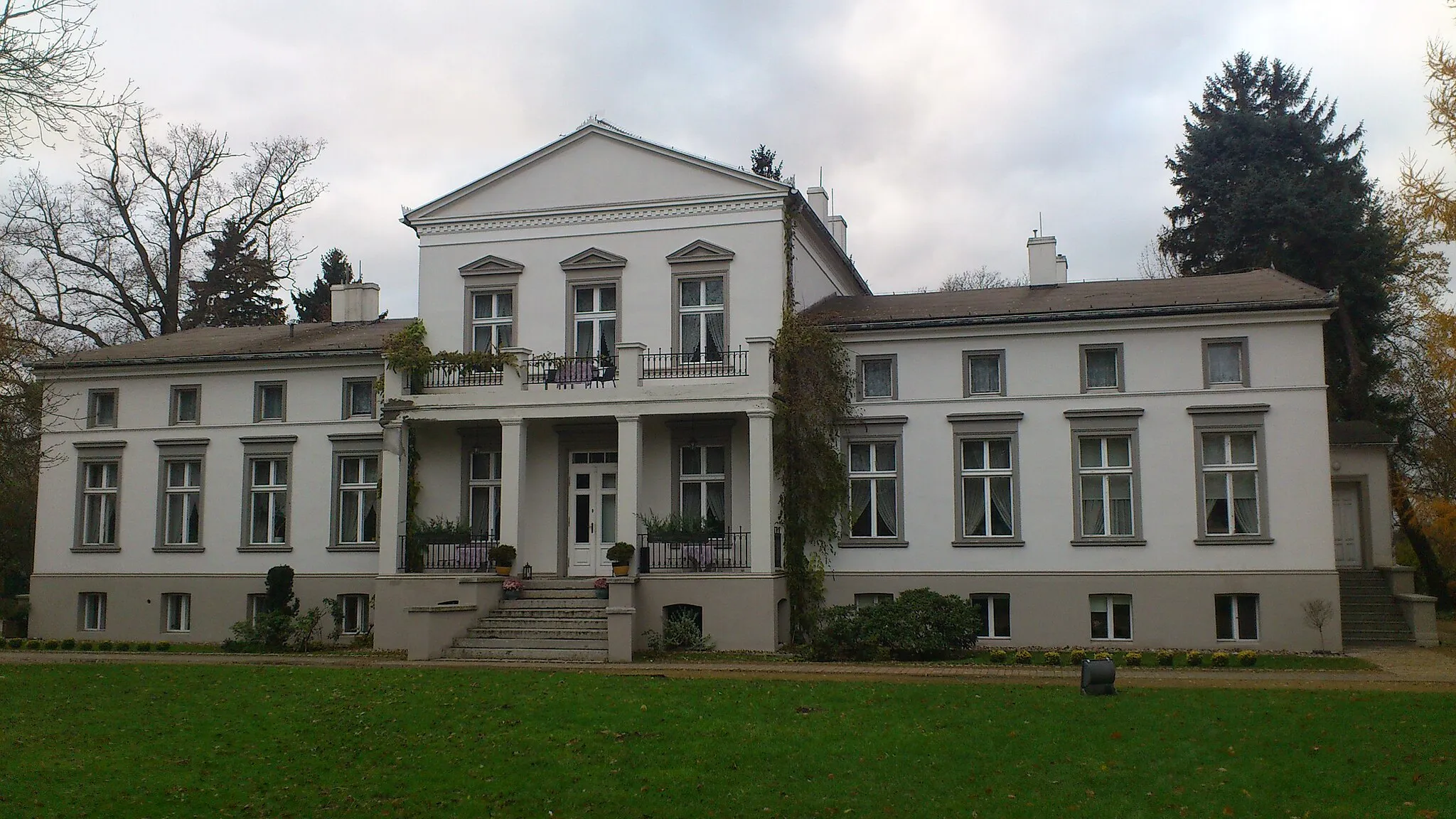 Photo showing: Manor house in Podstolice