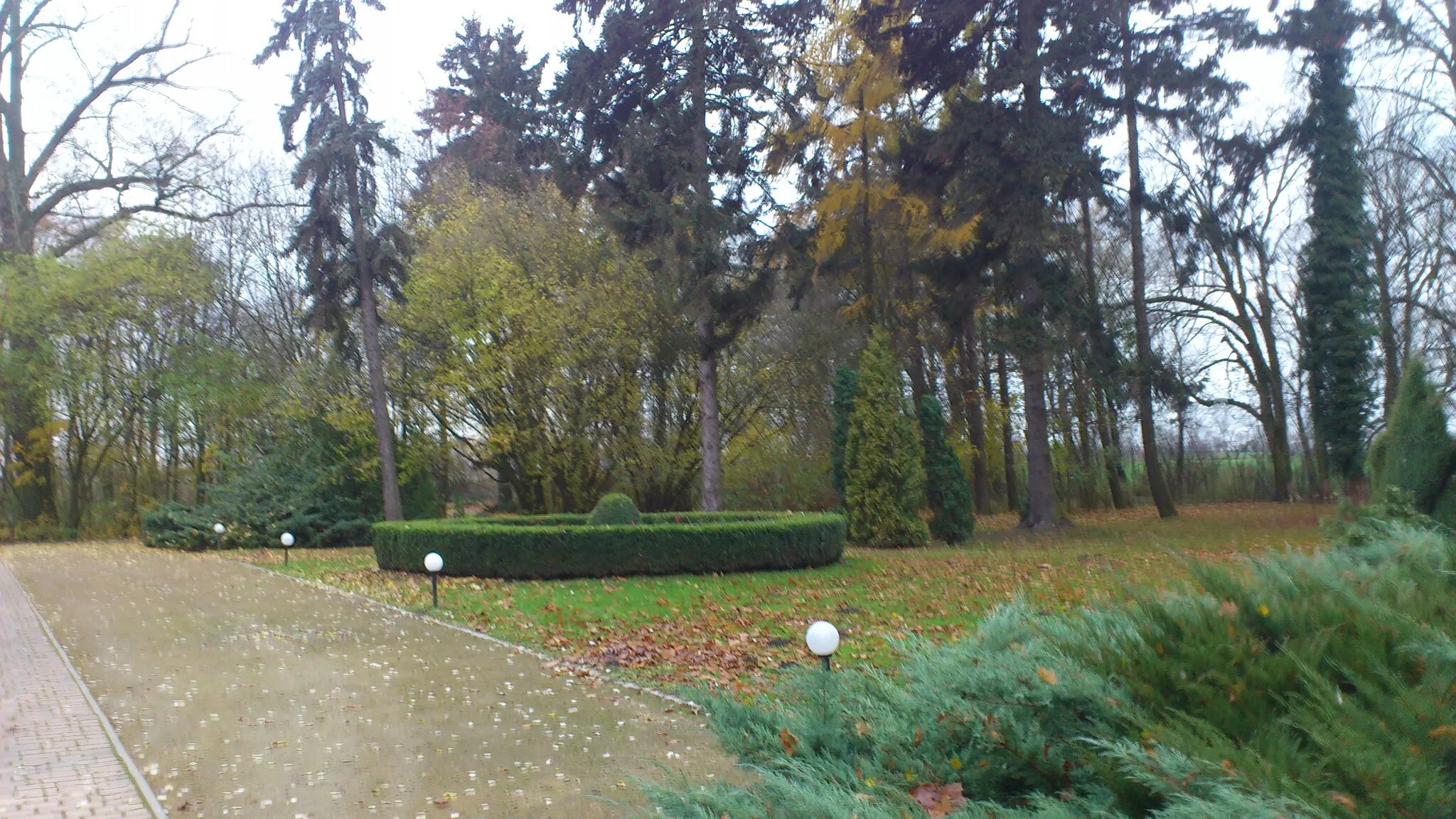 Photo showing: Park at the manor house in Podstolice - west