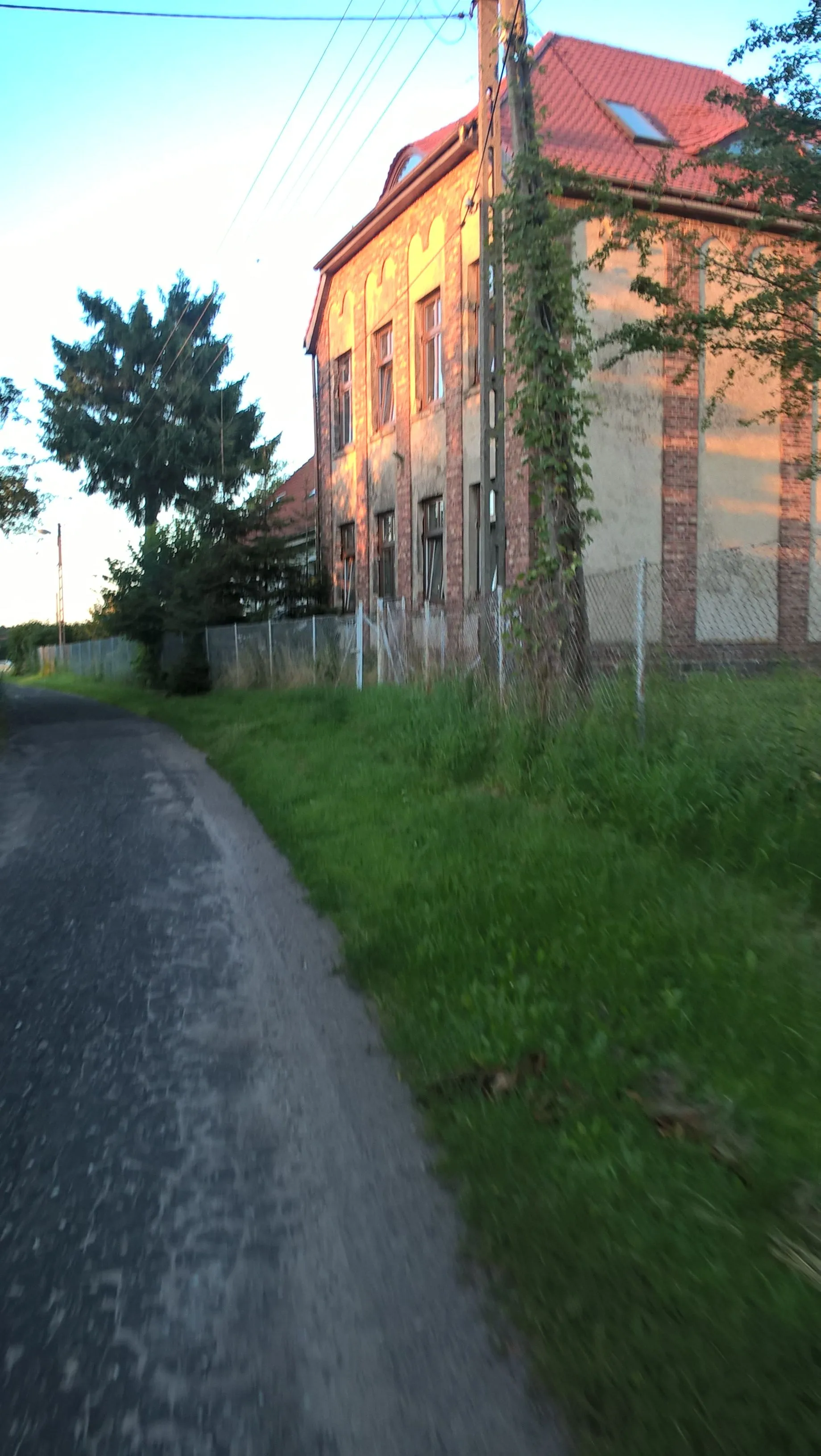 Photo showing: Wielonek - budynek dawnej szkoły