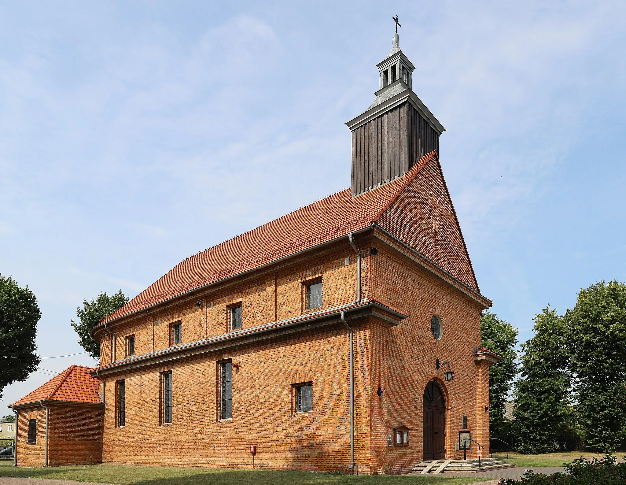 Photo showing: Kościół Najświętszej Maryi Panny Nieustającej Pomocy w Zdziechowie.