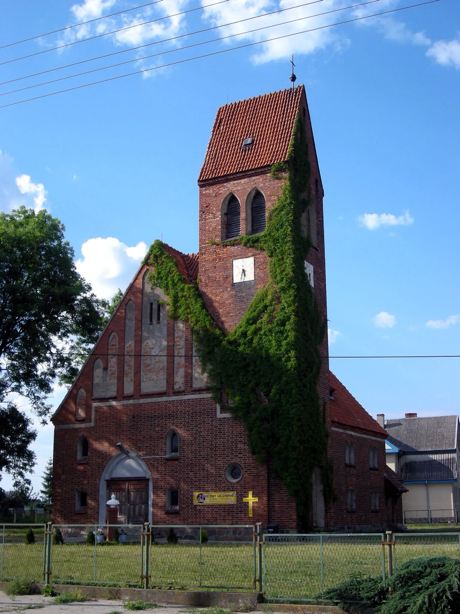 Photo showing: The church in Ciężkowo, Poland.