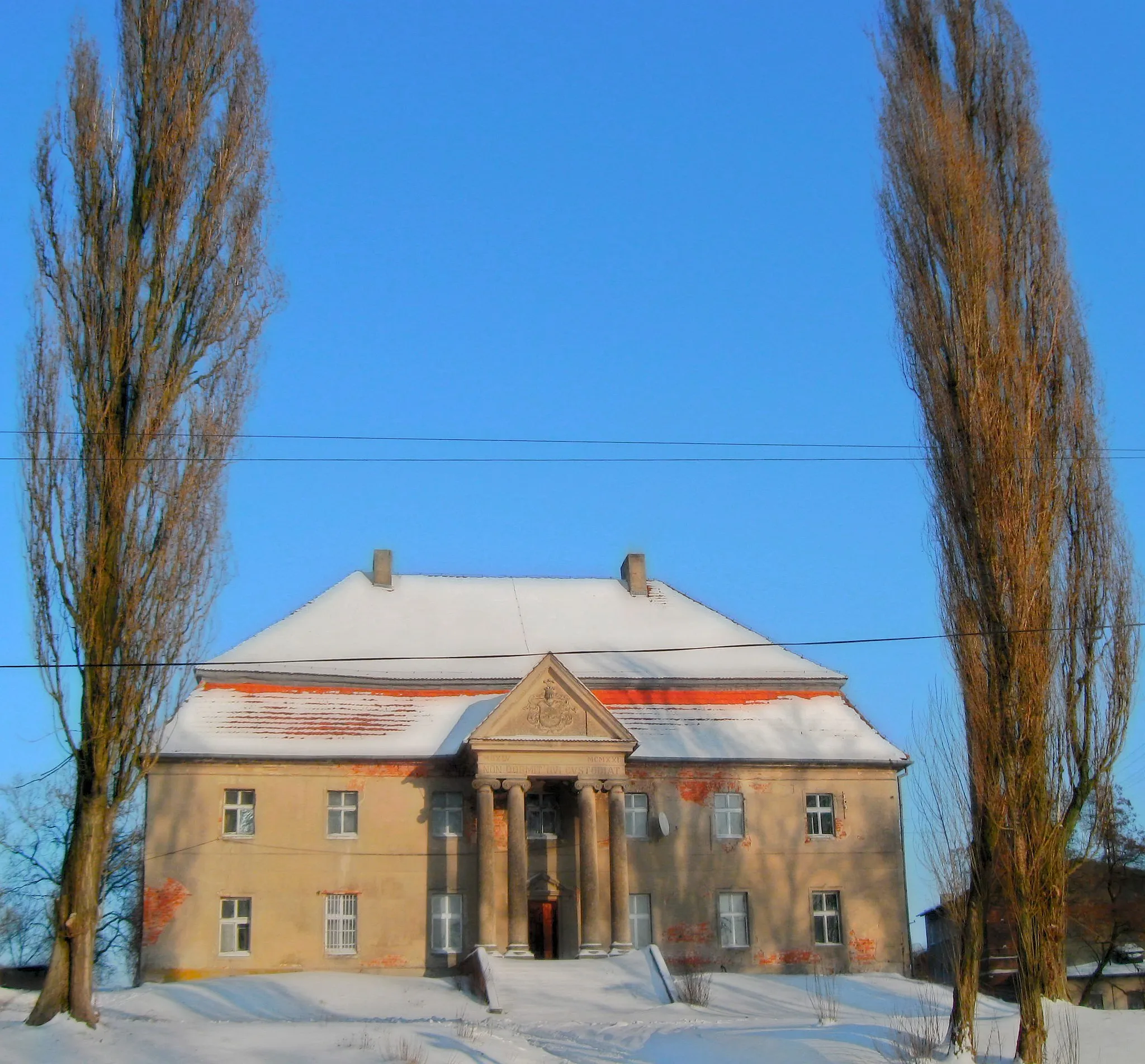 Photo showing: Kruchowo - dworek, zima