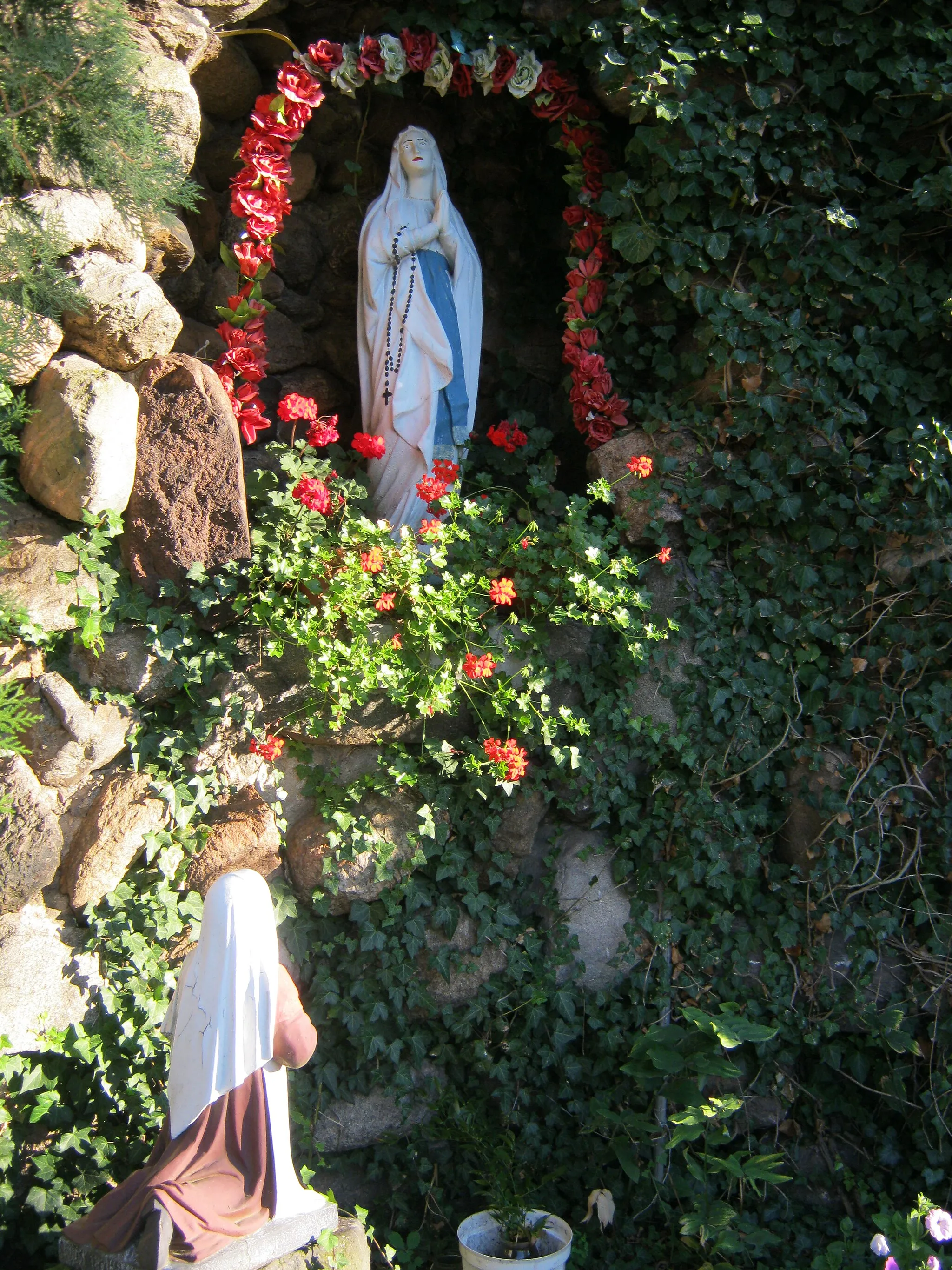 Photo showing: Grota NMP z Lourdes w Kamionce od zachodniej strony.