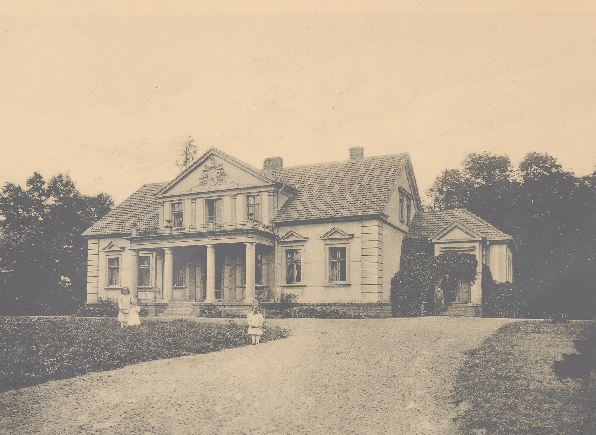 Photo showing: Adres wydawniczy: Poznań : L. Durczykiewicz w Czempiniu, 1912 (Poznań : "Praca") Opis fizyczny: 42 s., [121] s. fot. ; 36 cm