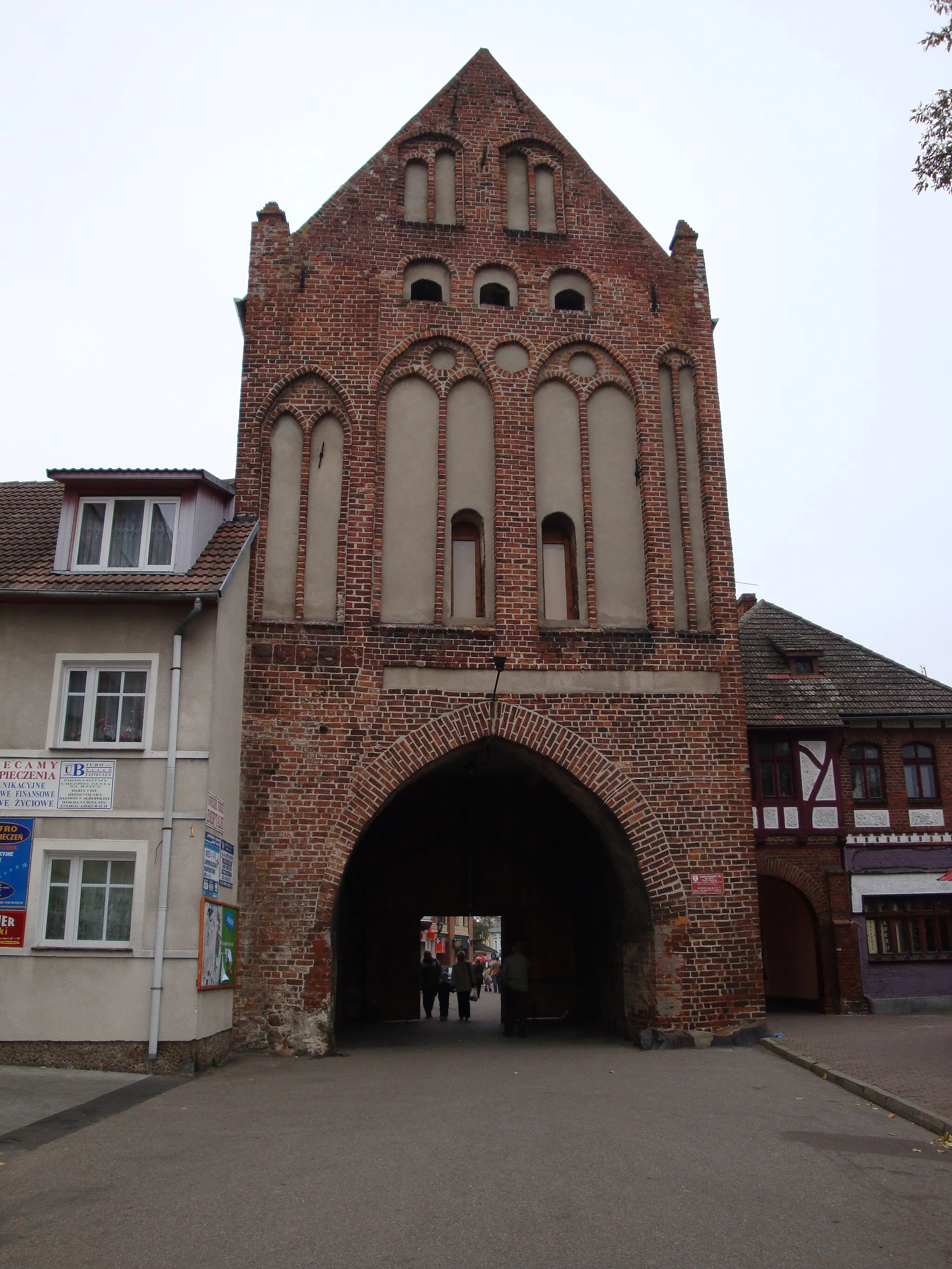 Photo showing: Kamienna Gate (Stone Gate) in Świdwin
