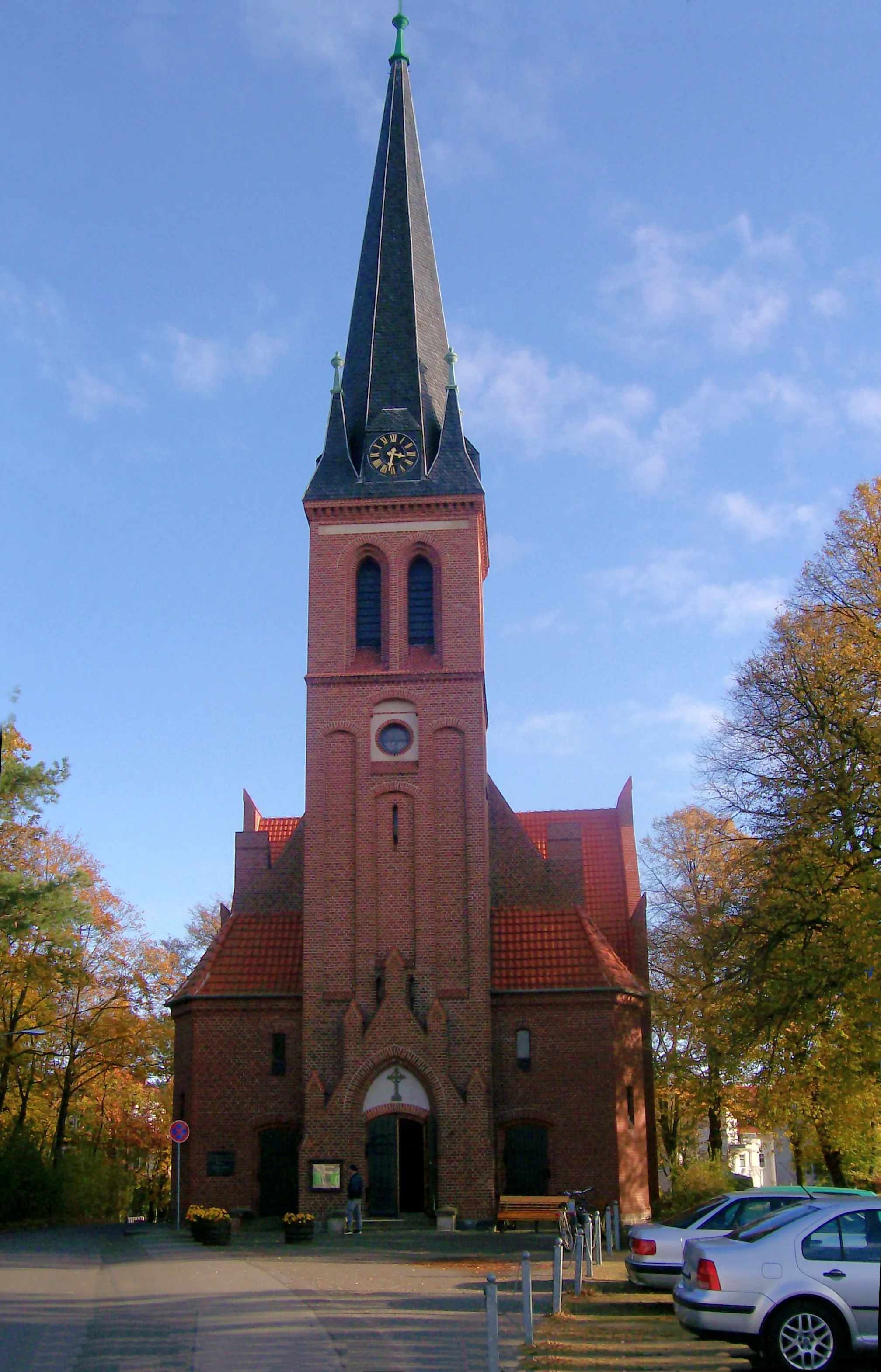 Photo showing: de:Ahlbecker Kirche in Ahlbeck, Ortsteil von Heringsdorf auf Usedom, Mecklenburg-Vorpommern, Westseite