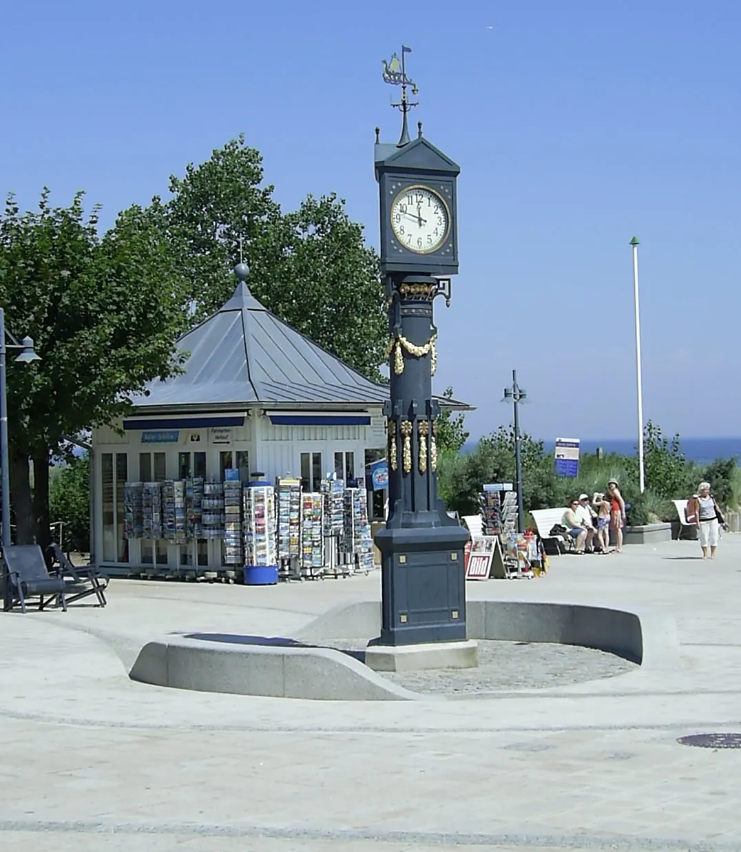 Photo showing: Uhr an der Strandpromenade von Ahlbeck auf Usedom