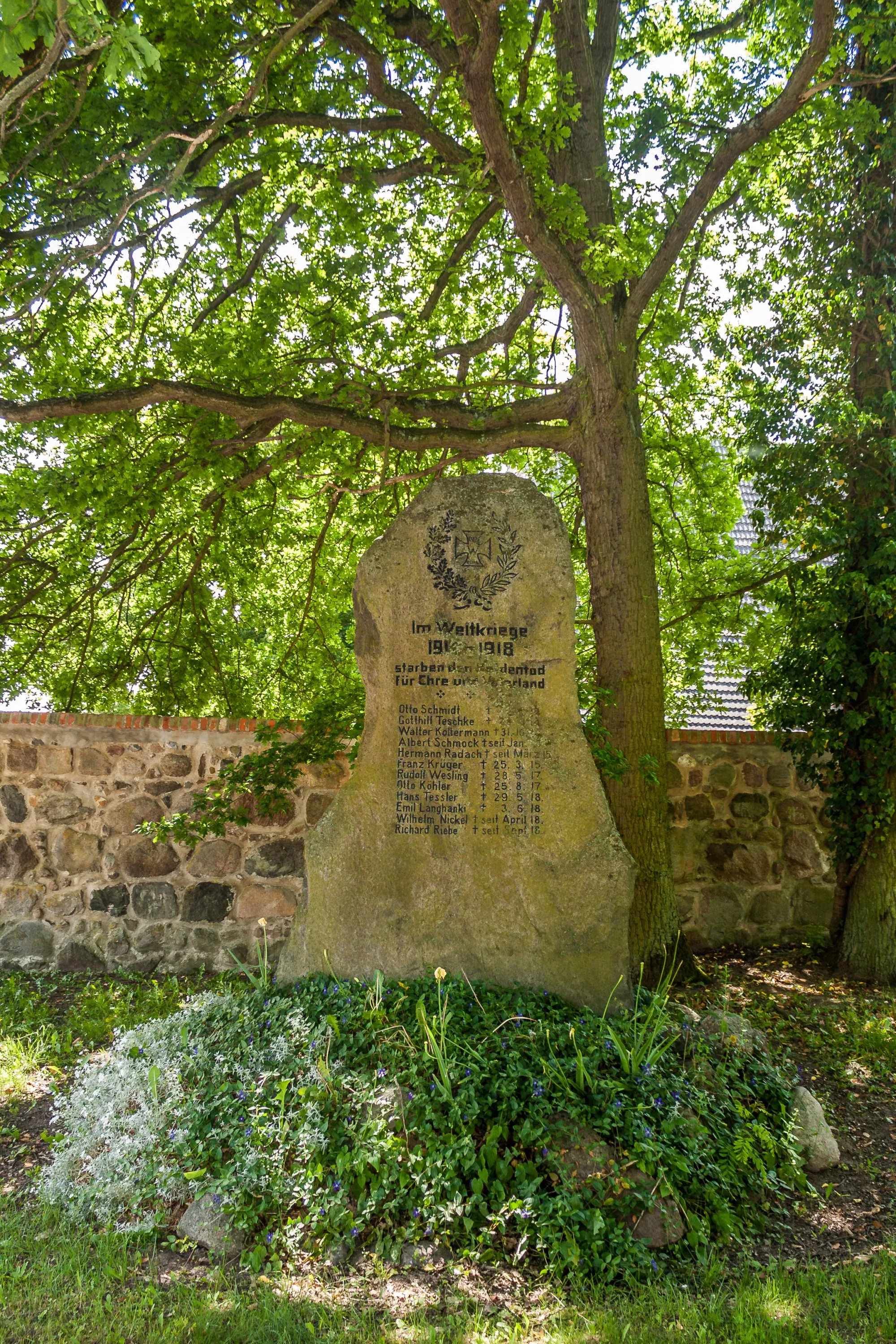 Photo showing: Denkmal für Gefallene des Ersten Weltkriegs