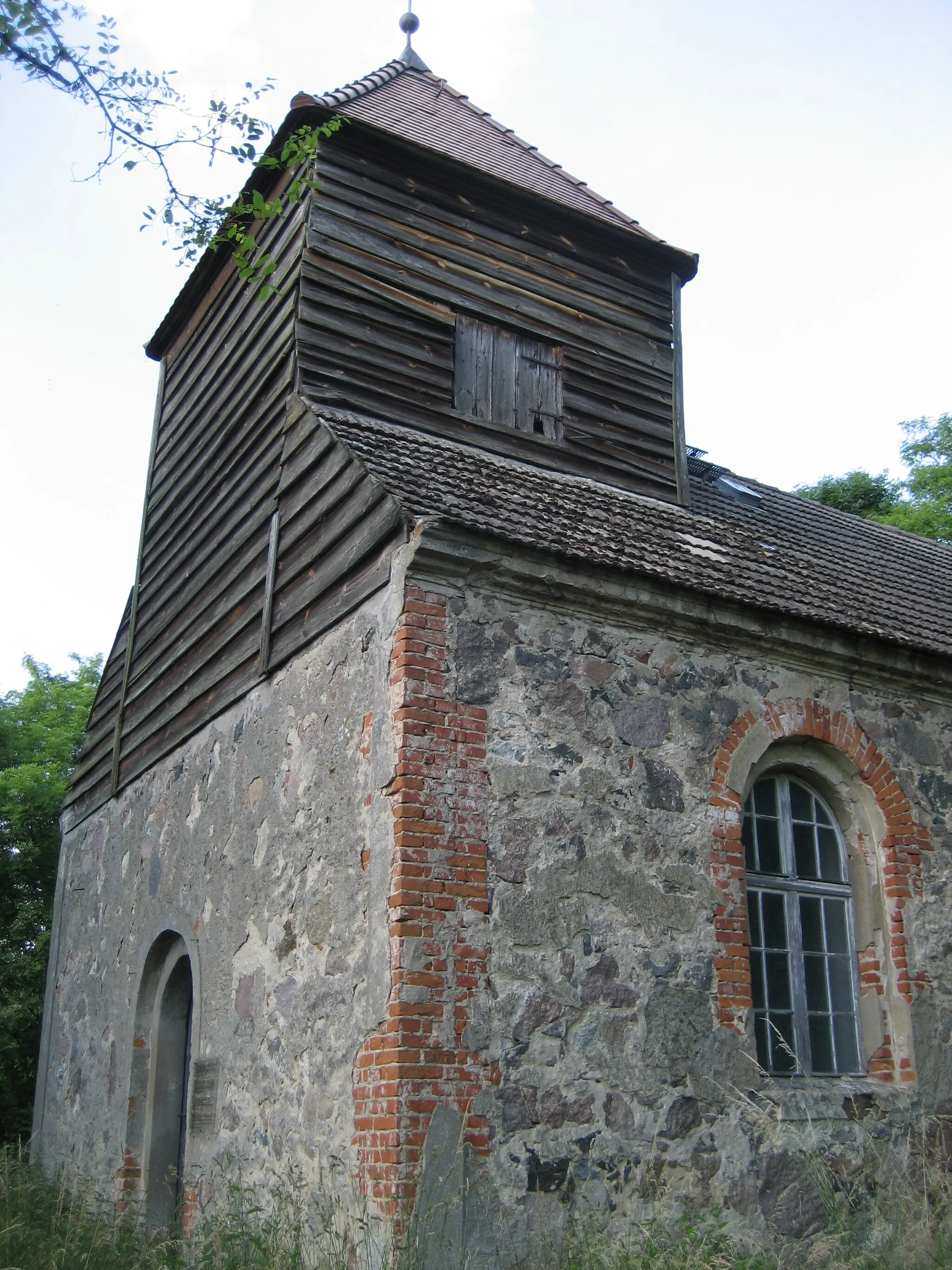 Photo showing: Kirche Roggow aus Blickrichtung Südenwesten.