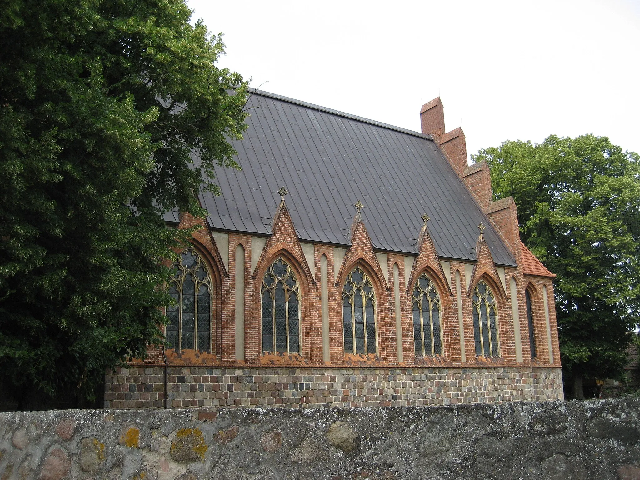 Photo showing: Kirche Bergholz aus Blickrichtung Süden.