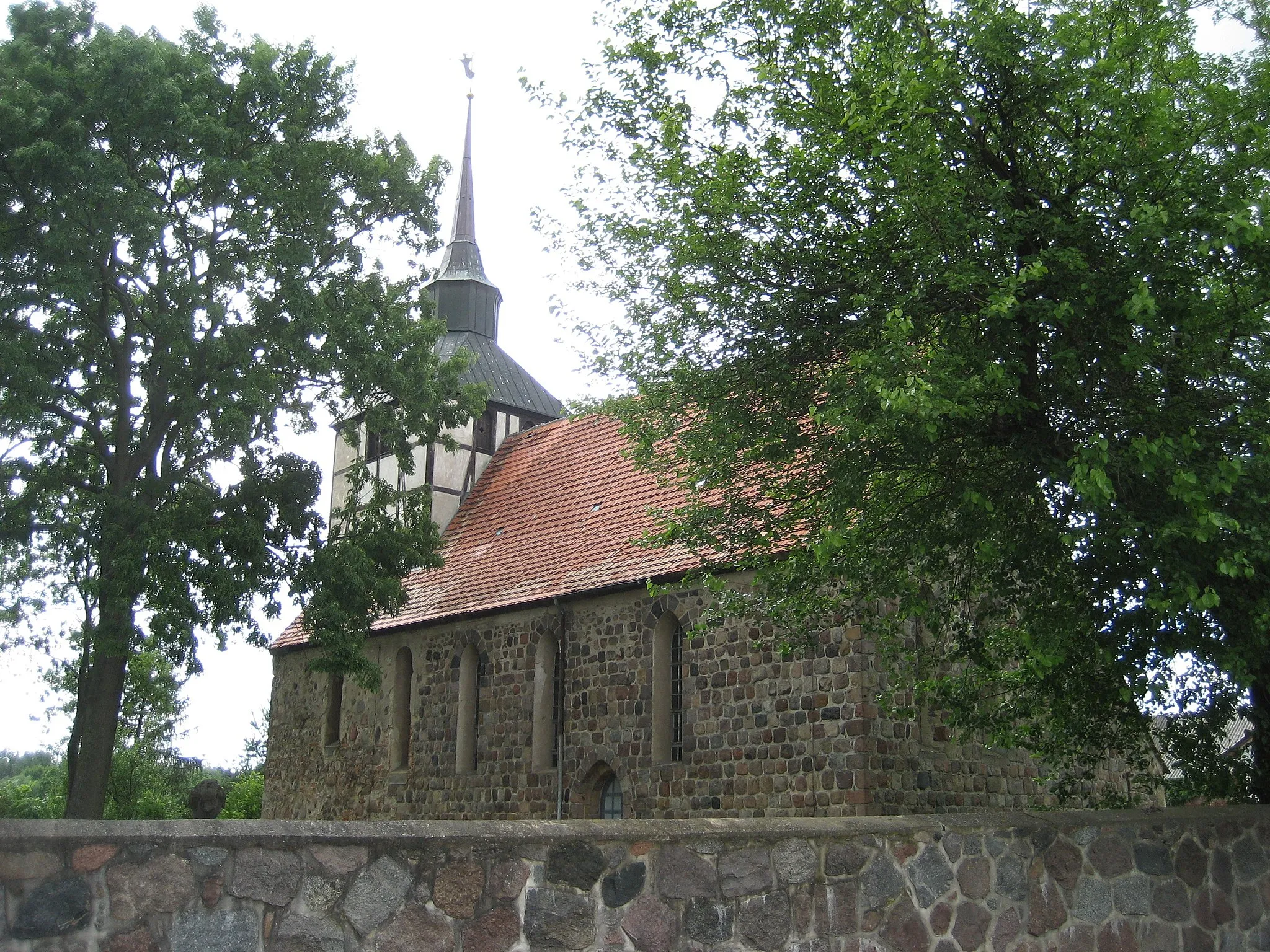 Photo showing: Kirche Grambow aus Blickrichtung Südosten.