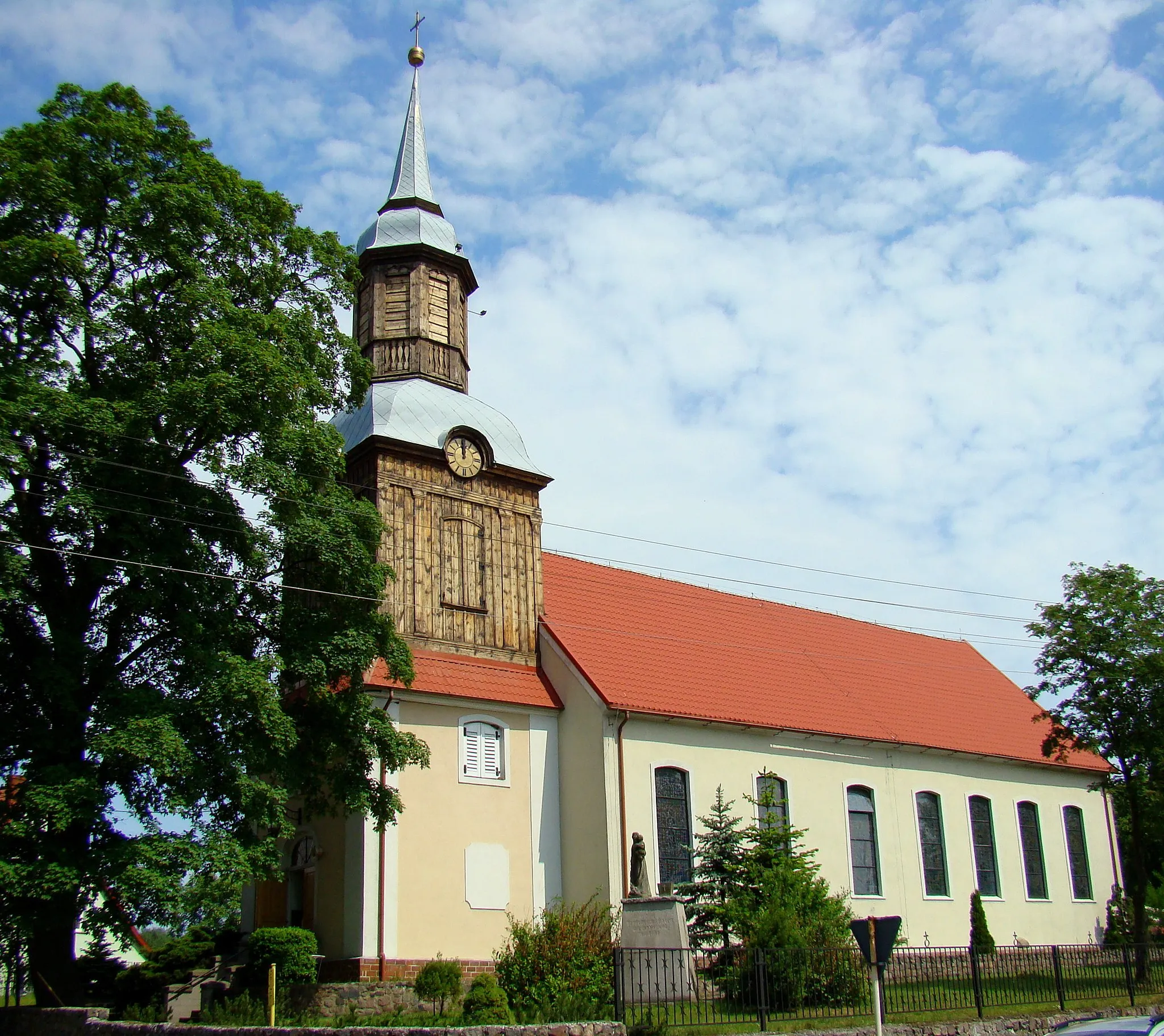 Photo showing: Kościół Podwyższenia Świętego Krzyża w Trzebieży, (Gmina Police, Województwo zachodniopomorskie), Polska