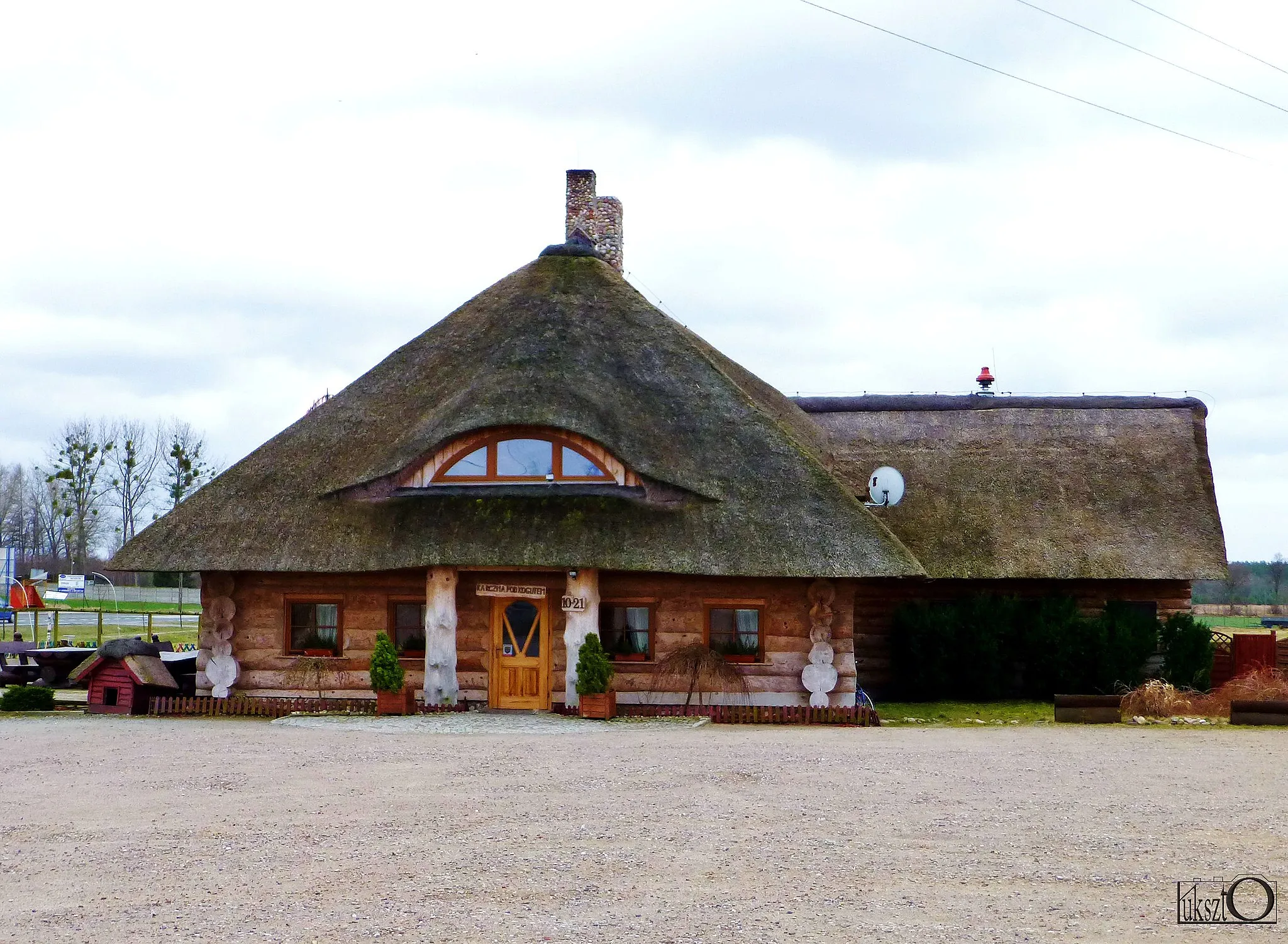 Photo showing: Brzozowo, Polska, "Karczma pod kogutem"