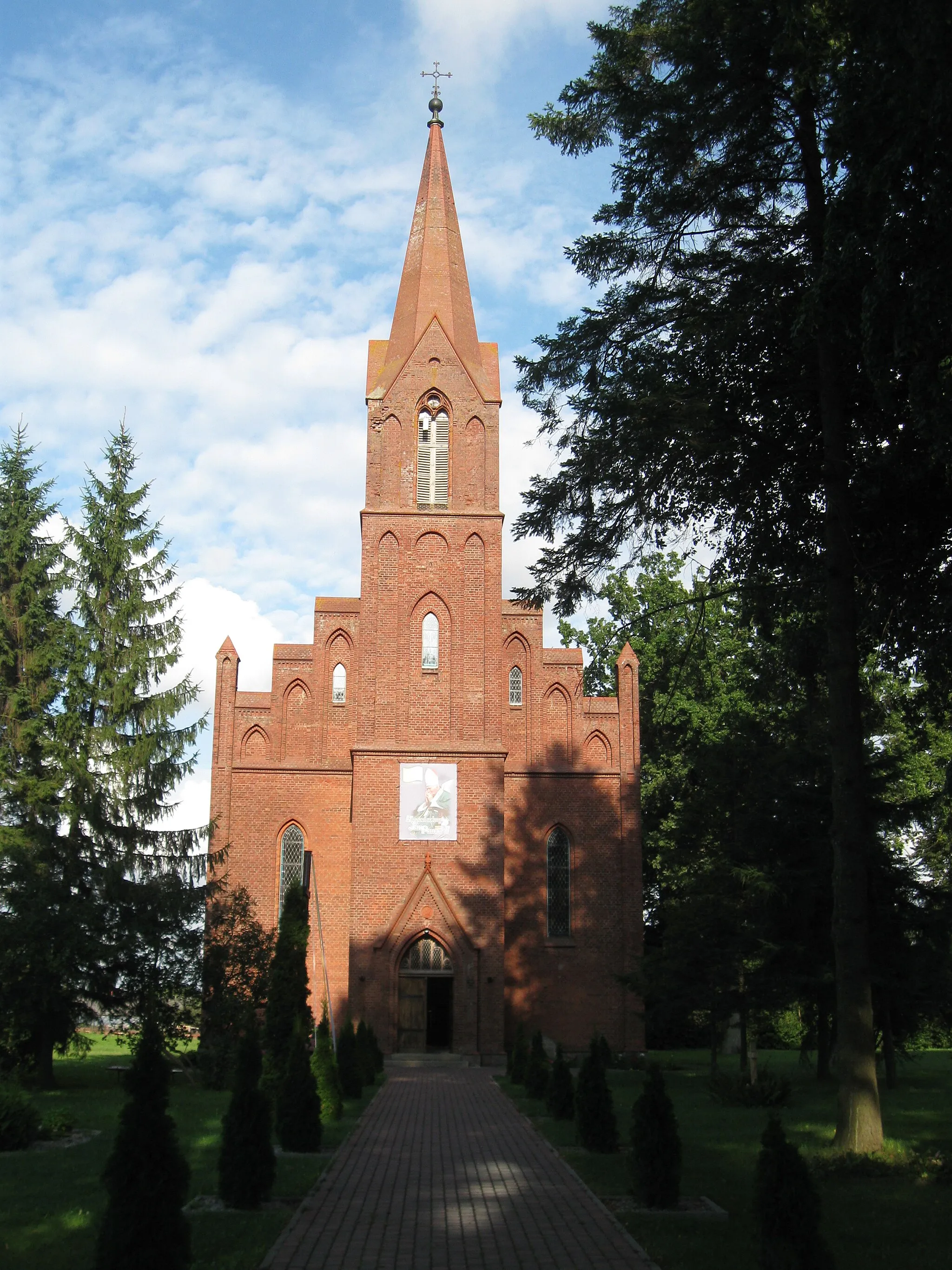 Photo showing: Rzymskokatolicki kościół parafialny p.w. św. Franciszka z Asyżu w Charzynie