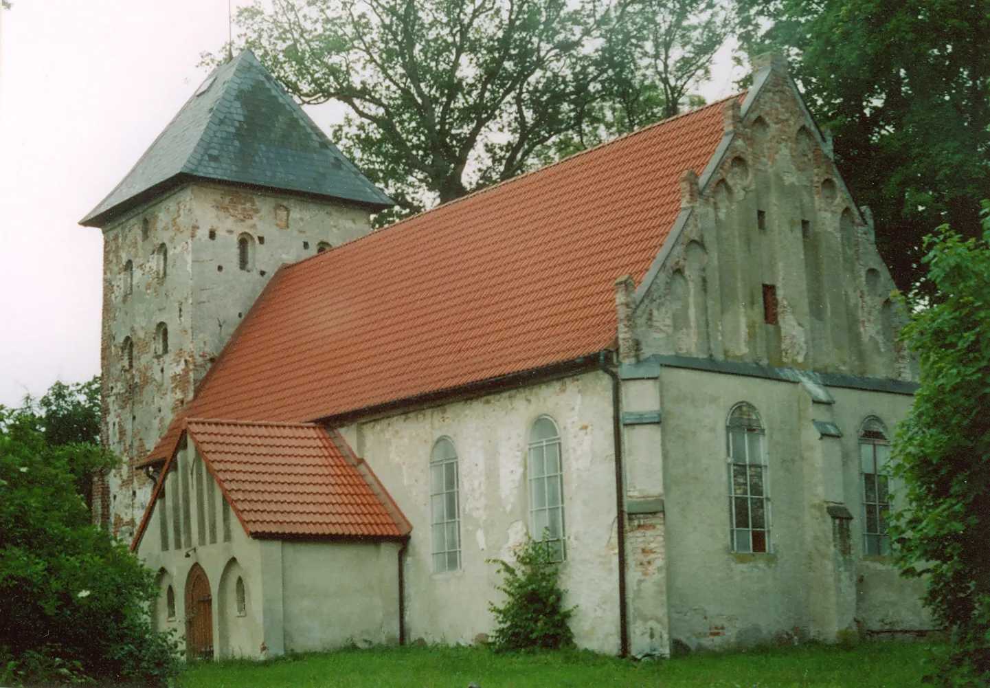 Photo showing: Zębowo, church